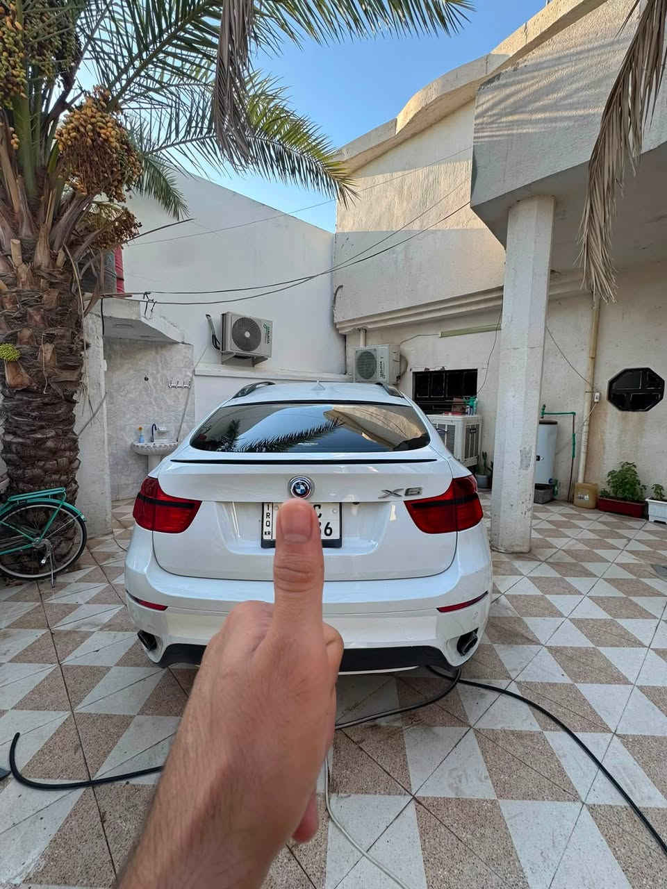 السلام عليكم بي ام x6خليجي 2009مكفوله من الصبغ بيها الدعاميات صبغ فقط رقم سليمانيه الجديد فول موصفات أكواب ماء جقمجه تبريد ثلج محرك سته سلندر توين تيربو السعر185بيها مجال الفلوجه ***********
