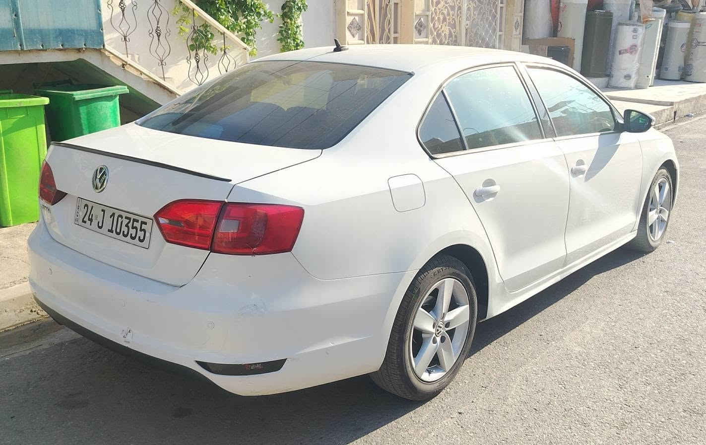 سلام عليكم
بيع فقط
جيتا خليجي
 موديل 2014
  بيها جاملغ صبغ و تعديل بارد بل باب كير محرك شرط محرك ( 20 ) تنفس طبيعي طخم تايرات جديد رقم سنويه جديد تحويل نفس اليوم السعر 95 بي مجال قليل مكان السياره دهوك دوميز رقم موبايل *********** وتساب دهوك, العراق
