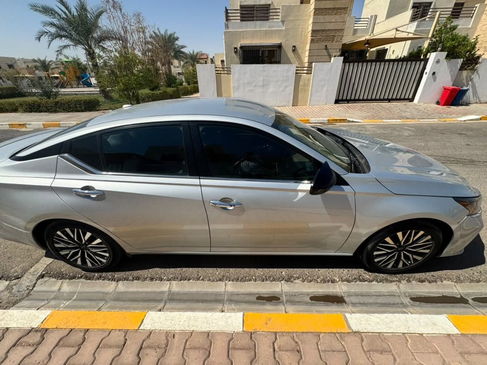 نيسان التيما 2023 SV  
110,000 كم
الضرر موجود بالصور مع رقم الشاصي
***********
