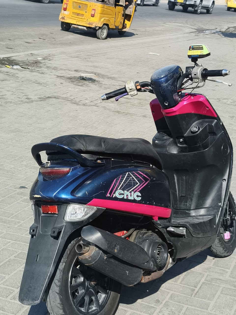 بوليس مجفته مره واحده نضيفه كلشي شغال بيه تعال وافحص نكره سلف اشار مسجل عداد كتروني رايده ٤٥٠ ألف دراجه من شغل البيت هاذ رقم تلفون ***********
