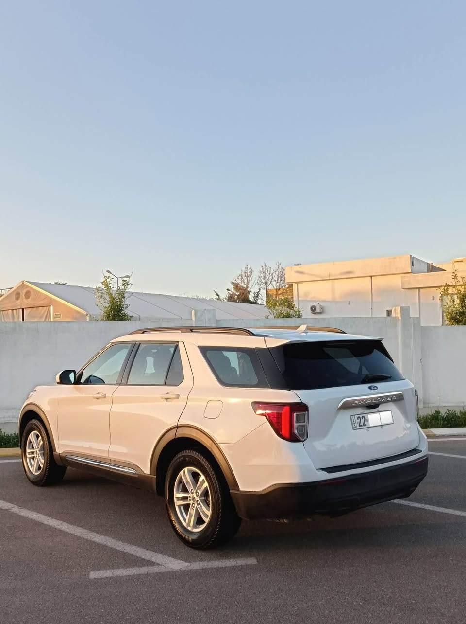 Ford explorer 2020 XLT
کوردی/ العربیة

4 بستون، سعة 2.3 ليتر توربو، بقوة 300 حصان وعزم دوران 420 نيوتن متر 🔥🔥🔥

العربية/
 

مواصفات XLT ✅

كاميرا خلفية ✅

نظام دفع رباعي مستمر AWD ✅

شاشة عرض ✅

تشغيل بصمة ✅

رادار خلفي ✅

رادار المري (النقطة العمياء) ✅

تسخين المري الجانبية ✅

مرآة وسطية معتمة للضوء (تعتيم تلقائي) ✅

تثبيت سرعة ✅

تدفئة المقاعد الأمامية ✅

مقعد السائق كهربائي ✅

مقاعد VIP ✅

تدفئة المقود (الستيرنج) ✅

تدفئة المقاعد الخلفية ✅

بصمة دخول على الأبواب الأربعة ✅

أضواء أمامي LED ✅

أضواء تلقائية (أوتو) ✅

أضواء خلفية LED ✅

حساسات خلفية ✅

نظام الفرملة التلقائية للطوارئ (مانع تصادم) ✅

7 أنظمة قيادة (مودات) ✅

زر التراكشن (مانع الانزلاق) ✅

نظام التشغيل والإيقاف التلقائي (Auto Start) ✅

نظام التوقف التلقائي (Auto Hold) ✅

فرامل يد كهربائية (بصمة) ✅

مقعد الراكب كهربائي ✅

ماسحات مطر أوتوماتيكية (حساس المطر) ✅

كود فتح الأبواب ✅

أبل كاربلاي (Apple CarPlay) ✅

أندرويد أوتو (Android Auto) ✅

ماسحة خلفية أوتوماتيكية ✅

إضاءة داخلية ✅

ويل كور (جنوط) قياس 18 ✅

قير ماوس (فوليوم) ✅

تغيير المودات عن طريق الفوليوم ✅

7 مقاعد (7 نفرات) ✅

أضواء أوتوماتيكية تنخفض وترتفع تلقائياً ✅

قراءة درجة الحرارة الخارجية ✅

تكييف مركزي ✅

تكييف ثنائي المناطق (2 Zone) ✅
والعديد من المواصفات الأخرى .....

المسافة المقطوعة: 93 ألف كم
الصبغ: قطعتين صبغ (الباب الخلفي + الجاملغ الخلفي جهة السائق)

للتواصل والاستفسار:
*********** (واتساب)
                      

السعر: 210 ورقة (21,000$) مع مجال بسيط ✅

 ٤بستۆن (2.3) تۆربۆ (300) هۆرس پاوەر (420) نیوتنمەتر 🔥🔥🔥 

کوردی/

مواسەفاتی XLT ✅
١- کامێرای دواوە ✅
٢- دەبڵ ئەکسل ✅
٣- شاشە ✅
٤- بەسمە ✅ 
٥- ڕاداری دواوە ✅ 
٦- ڕاداری ئاوێنە ✅ 
٧- ئاوێنە هیتەر ✅
٨- ئاوێنە ڕادار ✅
٩- ئاوێنە ی دژە فول✅
١٠- تەحدید سورعە ✅
١١- کووشن گەرم ✅
١٢- کوشن کارەبا ✅
١٣- کوشن VIP ✅
٤- سوکان هیتەر ✅ 
١٤- کوشنی دواوەی هیتەر ✅
١٥- هەر چوار دەرگاکە بەسمە ✅
١٦- لایت لید ✅
١٧- لایت ئۆتۆ ✅
١٨- لایتی دواوەی لید ✅
١٩- حاسەی دواوە ✅ 
٢٠- فریاکەوتن لەکاتی بڕێک کردن ✅
٢١-  ٧ مۆدی لێخوڕین 
٢٢- دوگمەی تراکشن ✅
٢٣- ئۆتۆ ستارت ✅
٢٤- ئۆتۆ هۆڵد ✅
٢٥- برێکی بەسمە ✅ 
٢٦- کوشنی سەکن کارەبا ✅
٢٧- مەسیحە ئۆتۆ ✅ 
٢٨- کۆدی دەرگا ✅ 
٢٩- ئەپڵ کارپلەی ✅
٣٠- ئەندرۆید ئەوتۆ ✅
٣١- ئاوێنەی ناوەڕاست ، دژەفوول ✅
٣٢- ماسیحەی دواوە ئۆتۆ ✅ 
٣٣- ڕوناکەرەوەی ژوور ✅
٣٤- ویلی قیاسی ١٨ ✅
٣٥- گێڕ ڤۆلیۆم ✅
٣٦- گۆڕینی مۆدەکان بە ڤۆلیۆم ✅
٣٧- ٧ نەفەری ✅
٣٨- لایت ئۆتۆ خۆی بەرز و نزم دەکات ✅ 
٣٩- خوێندنەوەی پلەی گەرمی دەرەوە✅
٤٠- تەبرید مەرکەزی ✅
٤١- تەبریدی ٢ زۆن ✅
٤٢- ئاوێنە هیتەر ✅ 
زۆر مواسەفاتی تر .....

٩٣ هەزار ڕۆشتووە , ٢ پارچەی بۆیاخە دەرگای دواوەی + چەمەلەغی دواوە لای سایەق 
ژمارەی پەیوەندی 
***********+وەتس ئەپ 
                                   ***********

نرخی ٢١٠گەڵا و مەجال✅
