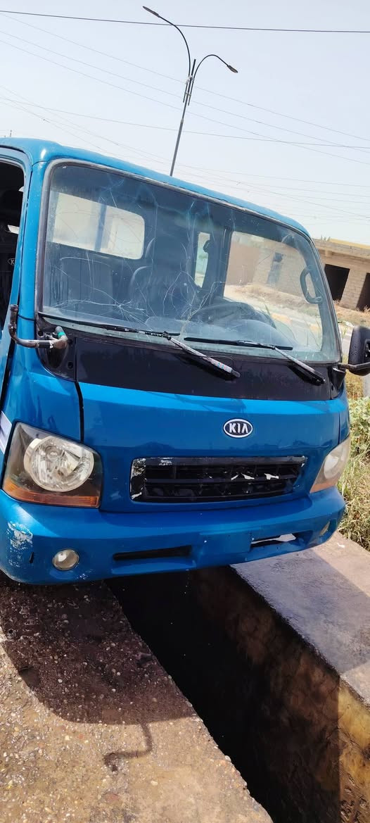 السلام عليكم يوجد كيه ام عيون لبيع 2002 مگصوص محرك معمر جديد كير شرط اكسن شرط السعر 30 وبيه مجال اتصل عل رقم ***********
