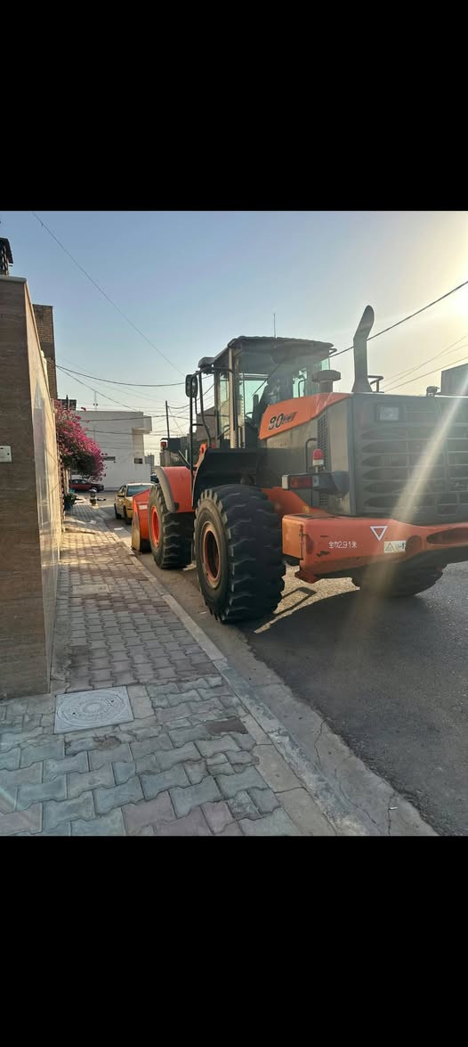 السلام عليكم 80Z7 موديل 12 محرك ازوزه مشتغل 6000ساعه يرهم مراوس بكتروز عكرب تريله بيكم لاندكروزر هم عادي ***********واتساب
