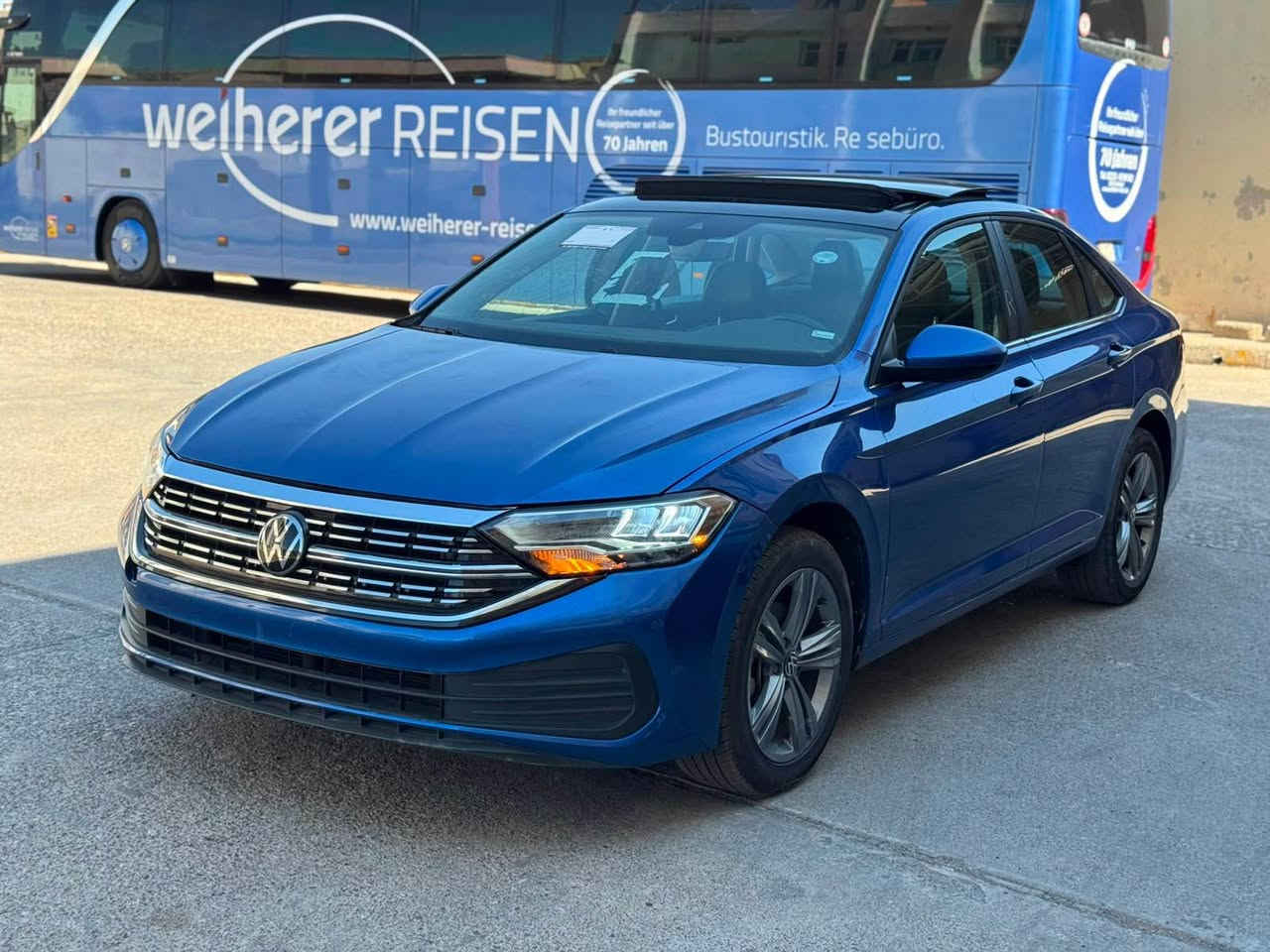 Volkswagen jetta se plus 2024
فقط بوند صبغ بدون دواخل، 
بجمها كبس
راديتر و مروحات بلادية و ٤٧ الف ميل ماشية
مواصفات SE Plus فول مواصفات
جاهزة بدون مصرف 💯
كل شي بلادي شركة 💯
مكان : عقرة - ئاكرى 
سعر : 133$ محال بسيط
رقم : ***********
*********** اكر, نينوى
