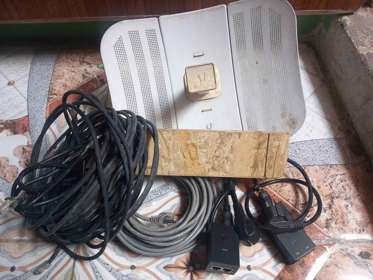 منظومة انترنت • عدد ٢ • يحتاج واير