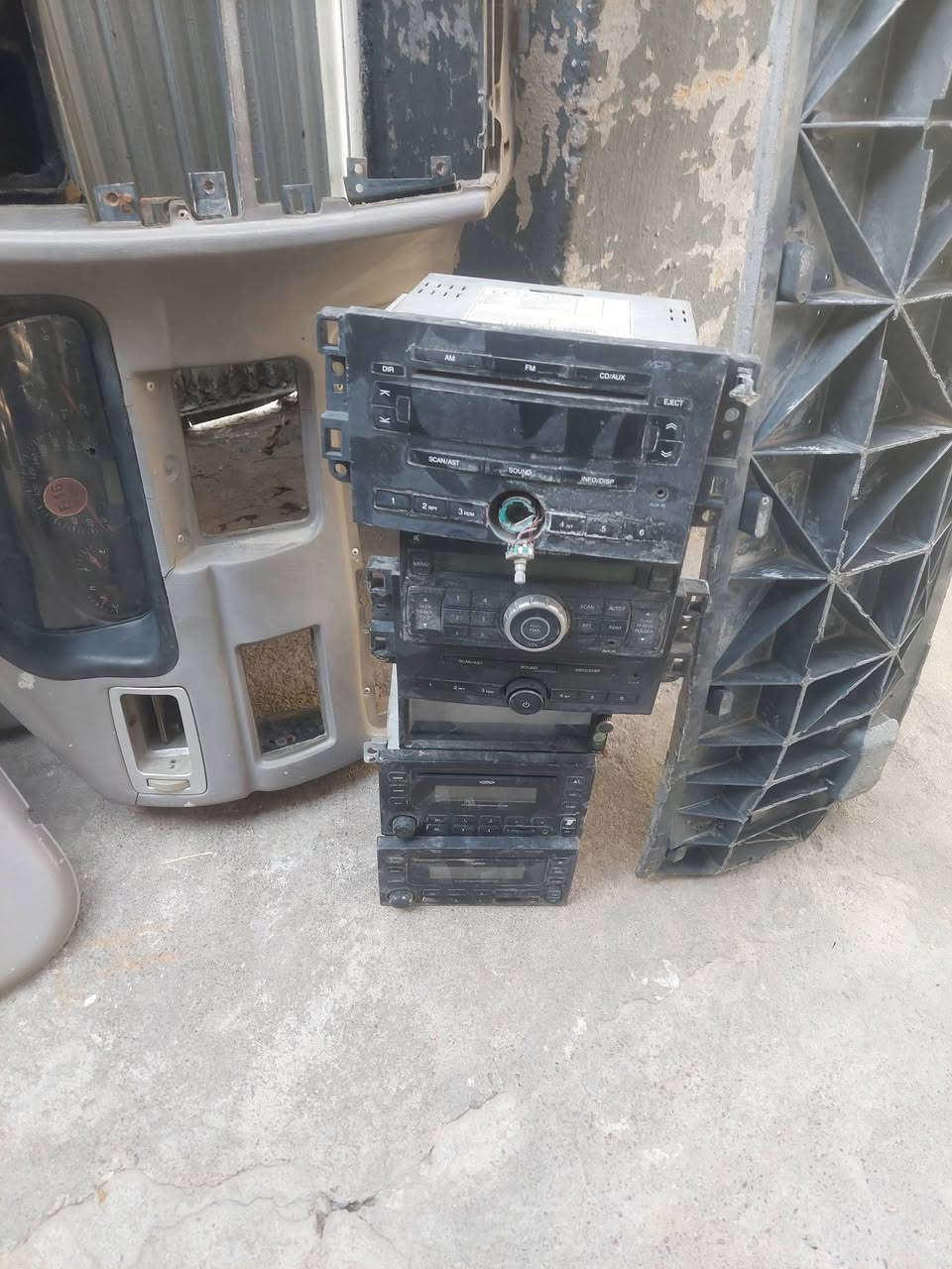 غراض شيري كوين للبيع للبيع شلع اب ١٠٠ الف قفل
***********
