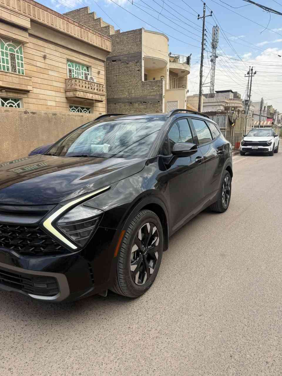 🔥 للبيع Kia Sportage 2023 X-Line أمريكي 🇺🇸
🚙 فورويل AWD – محرك 2.5
📍 ماشية 40 ألف ميل
🌿 دواخل زيتوني
🌙 بانوراما
📱 شاشة + Apple CarPlay
📷 كاميرا خلفية
⚡ مواصفات X-Line كاملة
🔑 تشغيل بصمة
💺 مقاعد كهربائية
🔥 تدفئة مقاعد + ستيرن
🛞 جنوط X-Line
✨ السيارة نظيفة ومستخدمة استخدام شخصي

⚠️ الحادث:
السيارة بيها حادث بالواجهة الأمامية (بنيد ودعامية)، وتم إصلاحها. الحادث مذكور بكل وضوح، والفحص مفتوح للمشتري بأي مكان يختاره.

📍 بغداد رقم تلفون 
*********** للاستفسار￼
