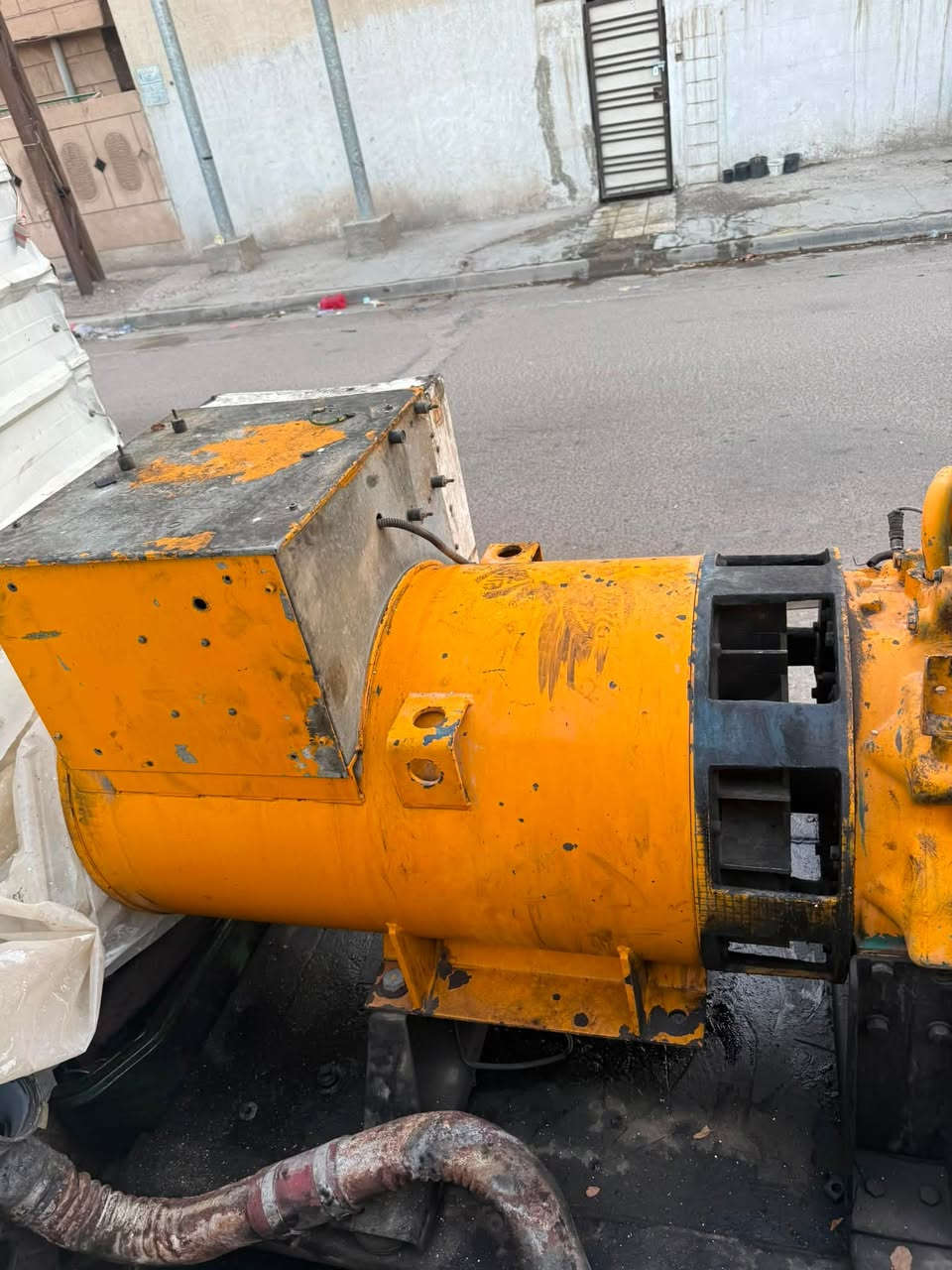 السلام عليكم للبيع مولدات فولفو D16/31
وحده فراه  طبك مال سياره توليده ستان فورد 550KV
الثانيه شغاله سيت بلاد مولد بلاد سوبر وصط توليده ماريلي يطالي 500 KV 
بغداد 
***********
***********
