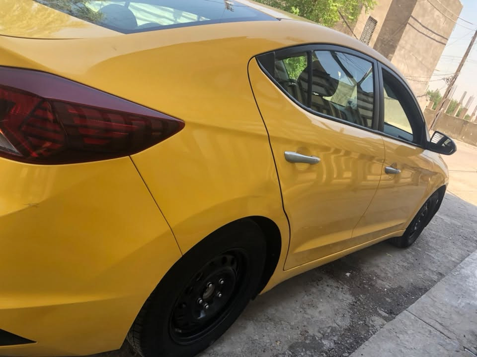 بيع فقط بدون قسط ولا مراوس 
 
سياره بسمي  حتى كتلوك الشركه بيها من دخلت لليوم  مدوشمه عام  
النترا موديل ٢٠٢٠   امريكي مكينه ٢٠٠٠ دوش كير اي تي  مكفولات ماشيه ١٠٩  ميل صور الحادث ماعندي نمسحهن تبديل بنيد فقط باقي ليبل واحد وبيها شويه لغد مصلح باقي السياره كلشي ماكو  مكاني بياع المعالف 
 السعر     ١١٦  
***********

