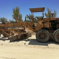 كوماتسو ٨٢ • اتوماتيك • محرك ٥٫٥