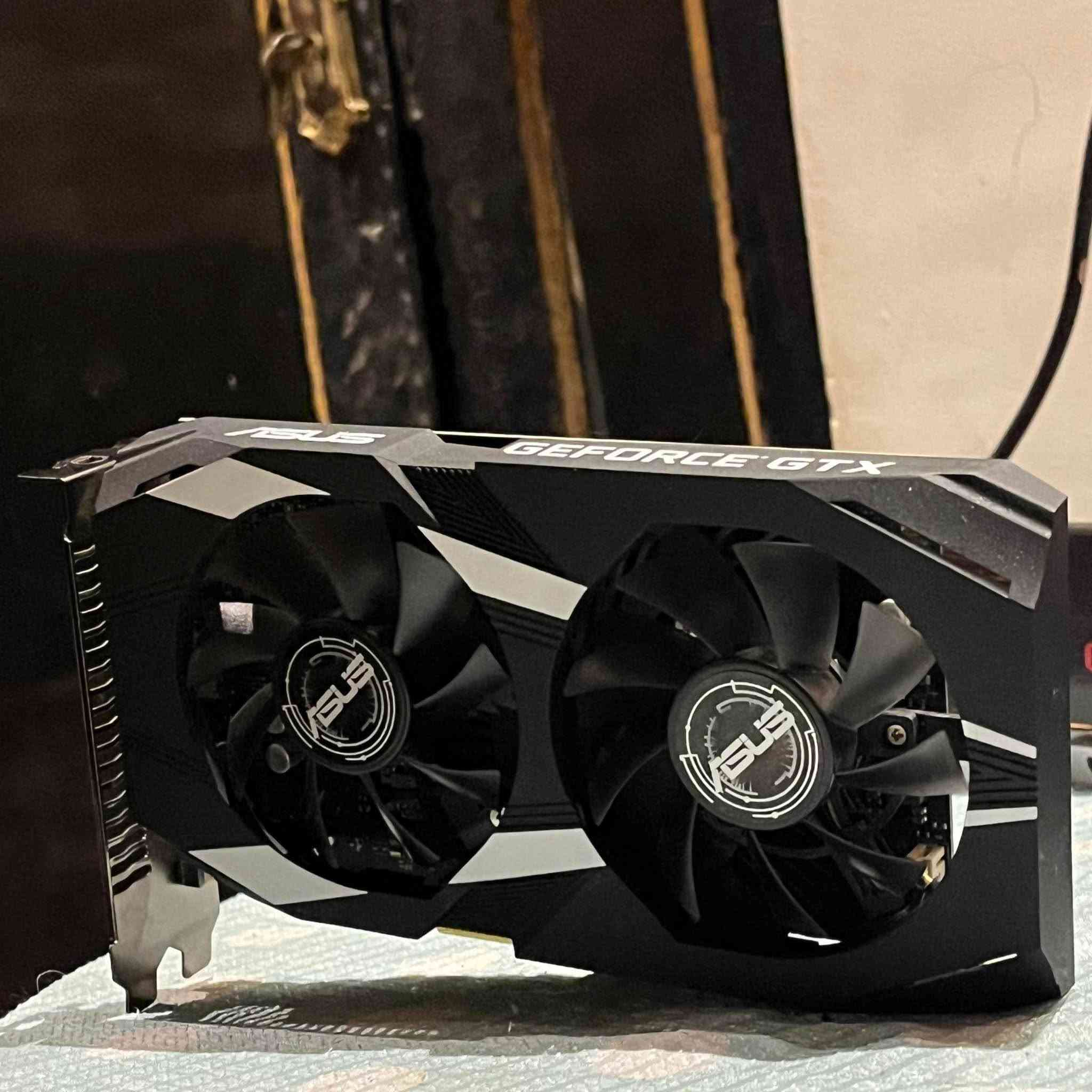 كرت شاشة RX6500XT • SSD 512 جيجا • رام 16 جيجا 2133