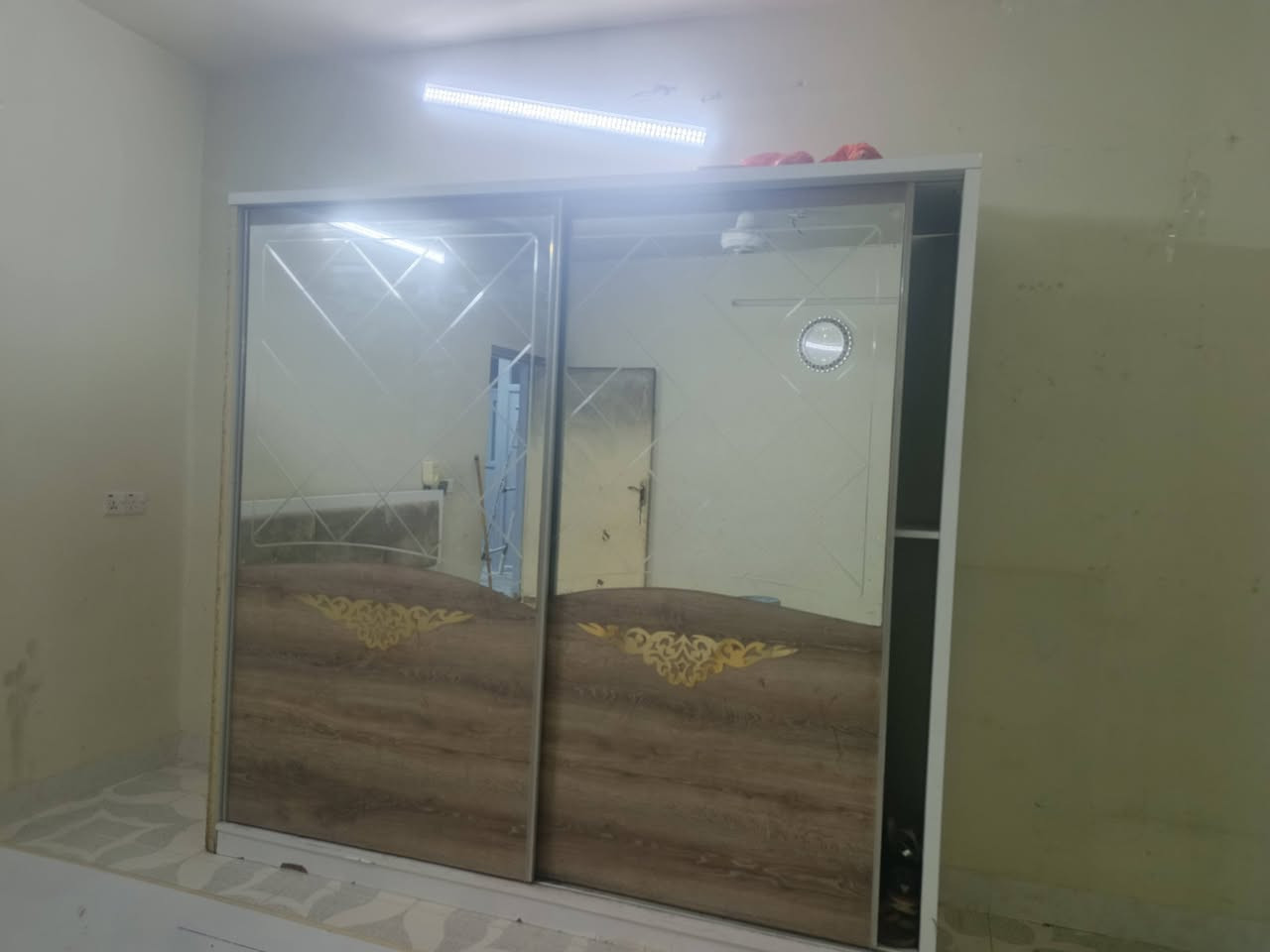 غرفة نوم كامل للبيع ٧٥بي مجال عنوان كركوك قادسية ٢ هذا رقمي ***********
