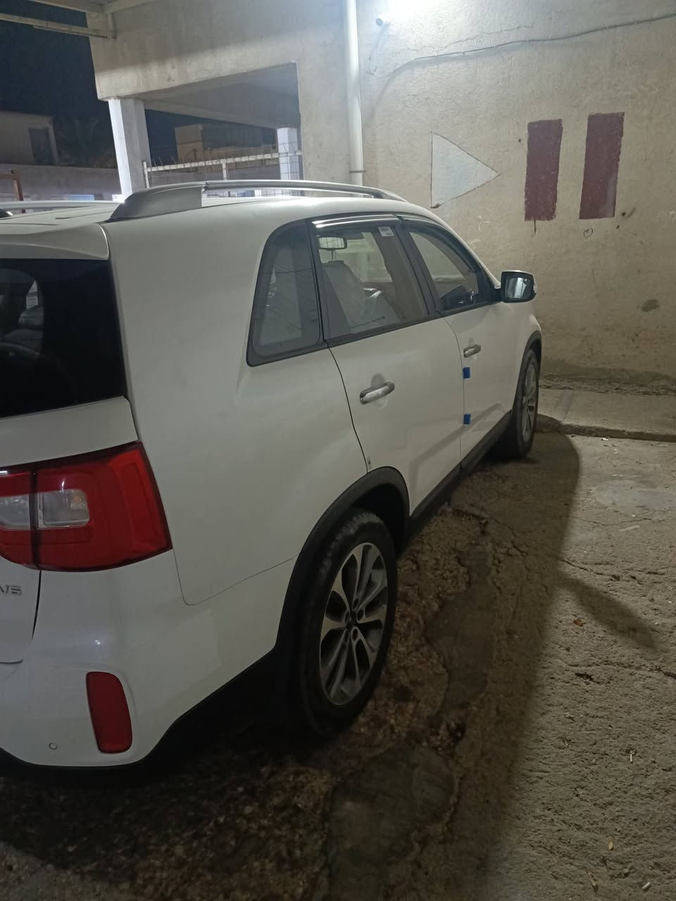 سورنتو ١٤كفاله رقم إنكليزي المثنى مكان السياره بالعمارة ***********
