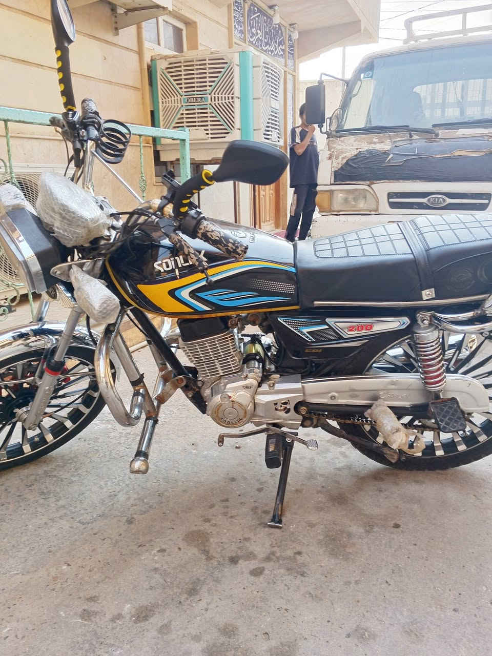 سلام عليكم شباب موطور الل ابيع موديل خمسه وعشرين سعر ثمنميه وابي مجال لشراي ***********
