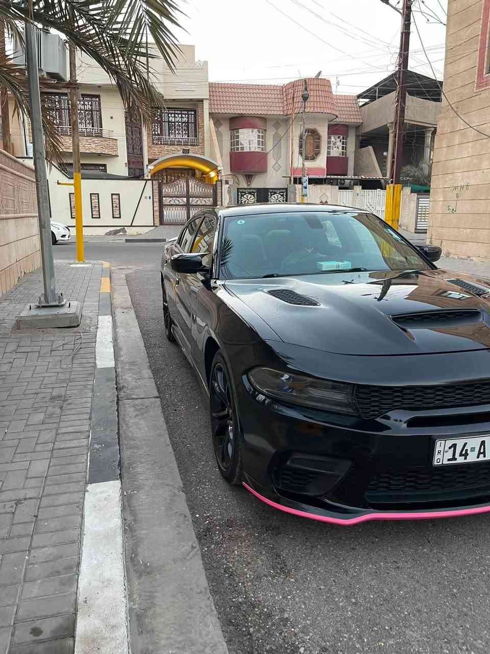 سلام عليكم جارجر مديل 2018وارد كندي كلين بدون حادث داخله  سياره بسمي تحويل ثاني يوم رقم بصره الجديد سنويه لحد 2029
حادثه بلعراق صار بيه قبق جنطه وتعديل بل حوض الخلفي جدا بسيط وبيه باردات بسيطه شوفت عينك  يرادله تلحيظات بل حدادايه 
سياره تو ويل مو فور ويل 6سلندر 3600 محرك مكفول من الفتح والتبخير والتنقيص
عليه اضافات كت كامل SRT
دركهSRT
دعاميات SRT
بنيد SRT
عليه منضومه بوابات كزوز 
سياره كلش حلوه وجديده 
ملاحظة /سياره مامشتغله خط دوم
مكاني بصره مشراك الجديد 
رقم الهاتف ***********
