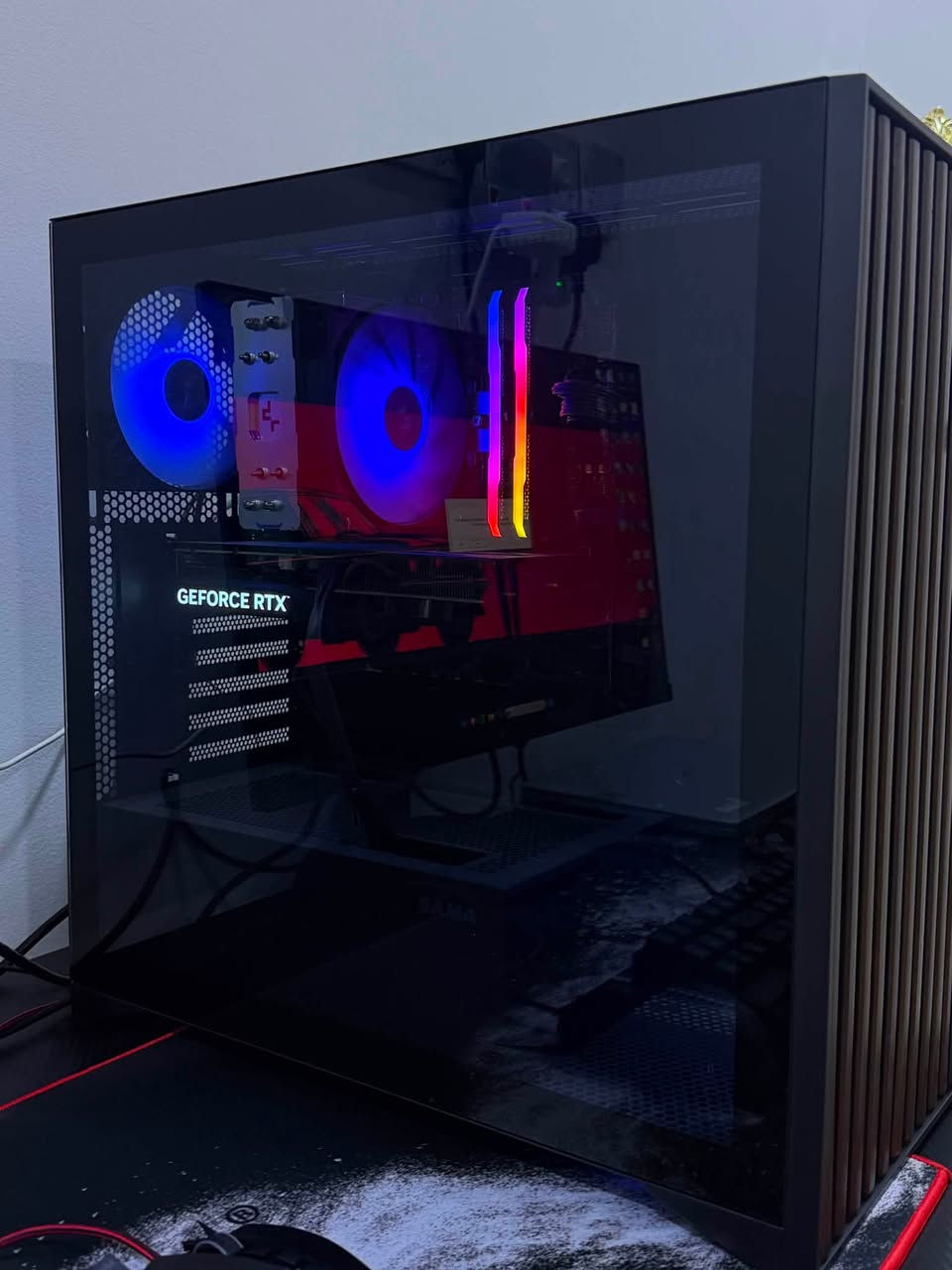 السلام عليكم تجميعة بيسي للبيع نظيفه كلش وقويه معالج core i5 13400F رامات 16 گيگا ddr4 كرت شاشه rtx4060ti 8g وكل التفاصيل موضحه گدامكم بالصوره وكل كراتين القطع موجودات ونظيفات والسعر مليون و 100 وبي مجال الي يحب يستفسر اكثر هذا رقمي يراسلني واتس (***********)
