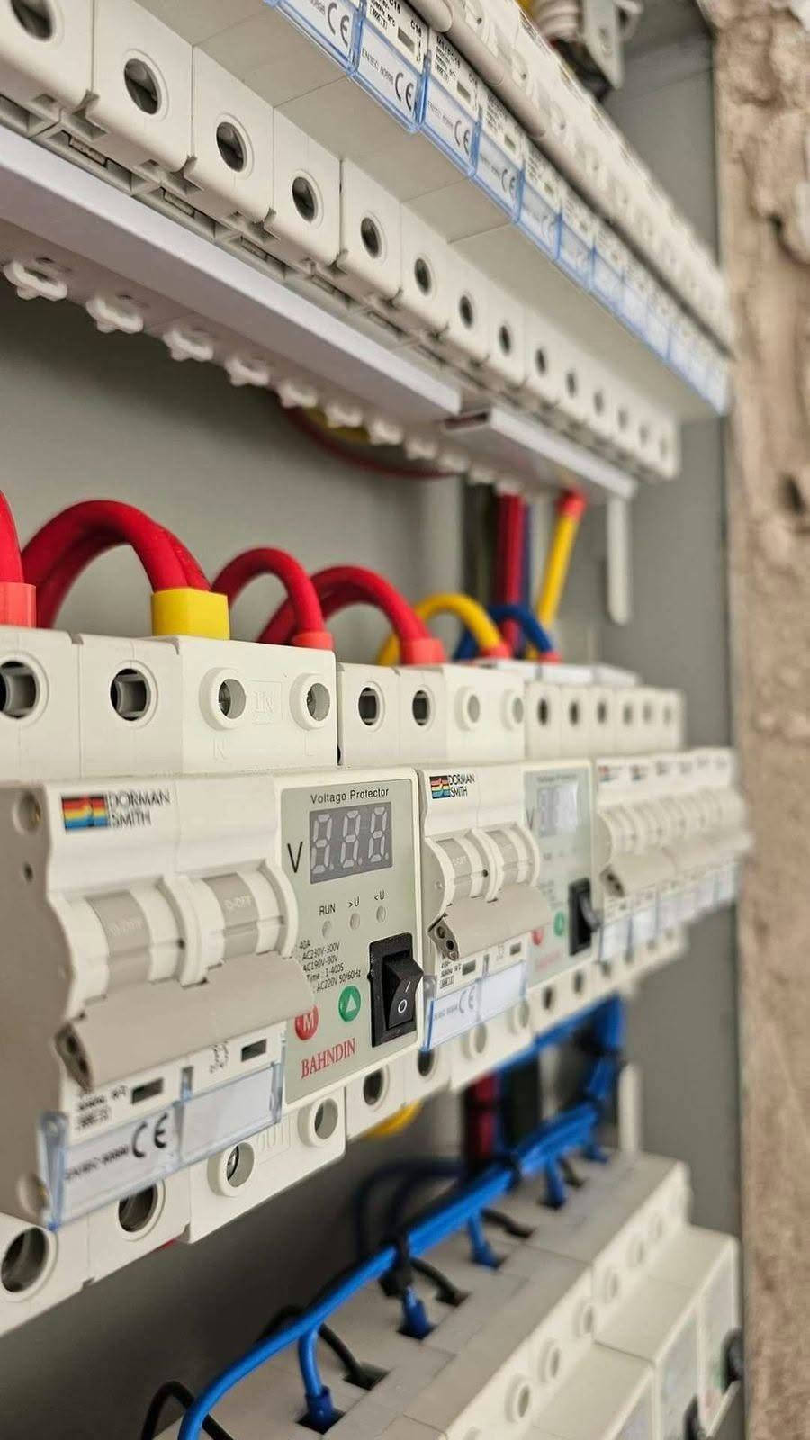 ⚡ شغلك علينا… وراحتك تهمنا ⚡
🔌 تأسيس كهرباء باحتراف
🛠️ صيانة وإصلاح الأعطال
🚿 تأسيس ماء وصحيات
🏠 شغل مرتب • دقة • جودة

📞 للحجز والاستفسار راسلونا الآن

@highlight

