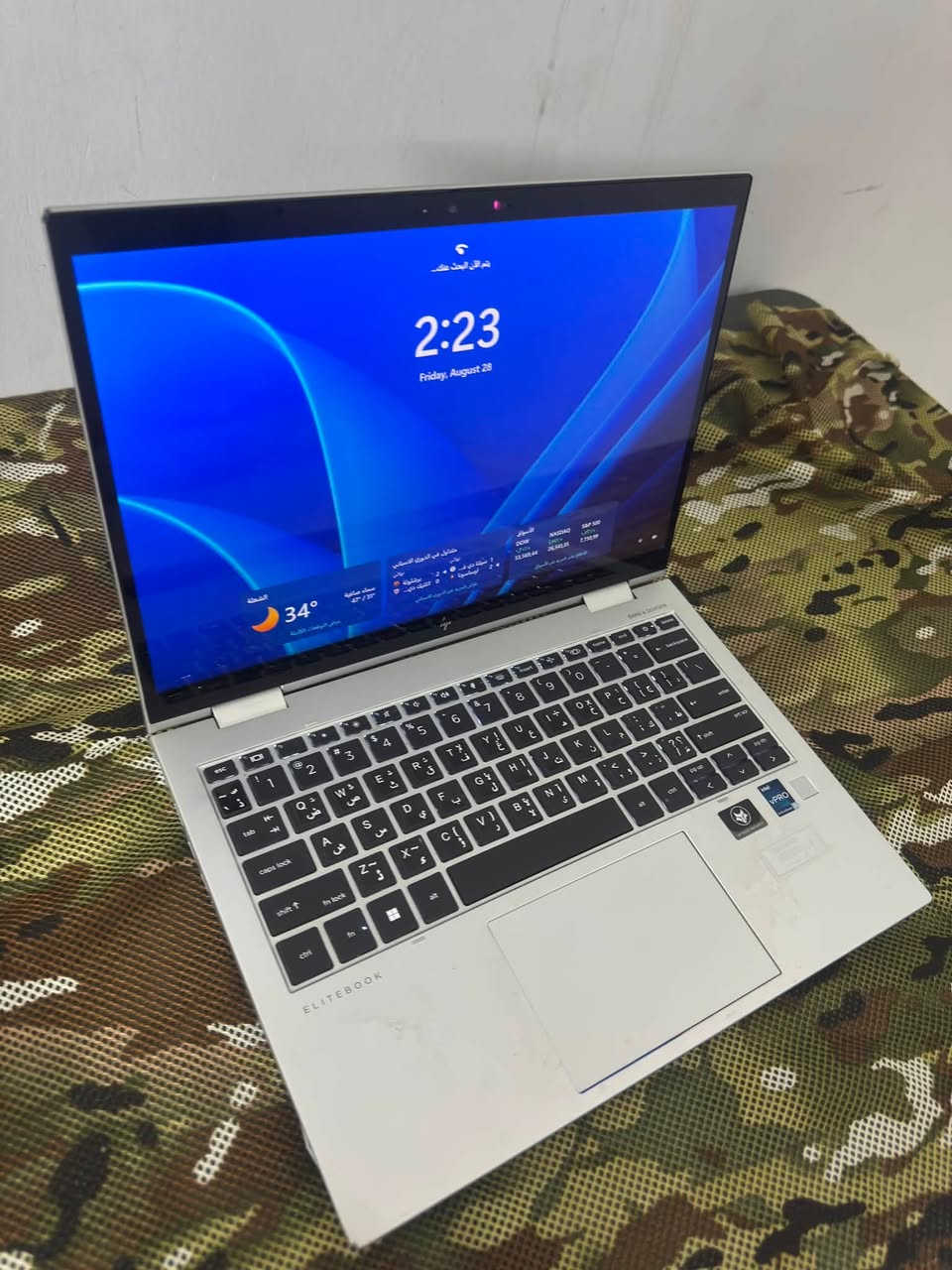 السلام عليكم
HP Elite x360 830 G9 2-in-1
* شاشة 13 إنچ
* المعالج: Intel Core i5-1245U
* الجيل 12th Gen
* Windows 11 Pro
* HP EliteBook فئة أعمال
* 2-in-1 يعني الشاشة تنقلب ويصير تابلت
* بيه بصمة
* Intel vPro
* كيبورد عربي/إنكليزي
* صوت Bang & Olufsen
*بصمه وجه
*هارد 256 SSD 
السعر((((450))))
مكاني بصره
***********
