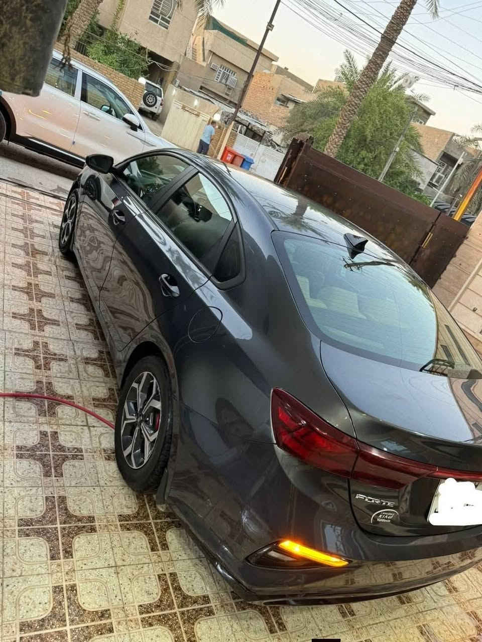 كيا فورتي موديل ٢١شمالي وارد امريكي جديدة حادثها منشور مع الصور فول مواصفات عدا فتحة السقف رايدها ١٢٥ورقة ماشية ٥٧الف كم جديدة بمعنى الكلمة وبيها مجال مكفولة من المحرك والصدر والكهربائيات بجم كبس مامفتوح بيها برغي بدون ايرباك كفالة من الدعامية الخلفية إلى الدعامية الامامية باسمي رقم إنكليزي حديث شمالية، ،،،، بغداد الكرادة رقم ***********
