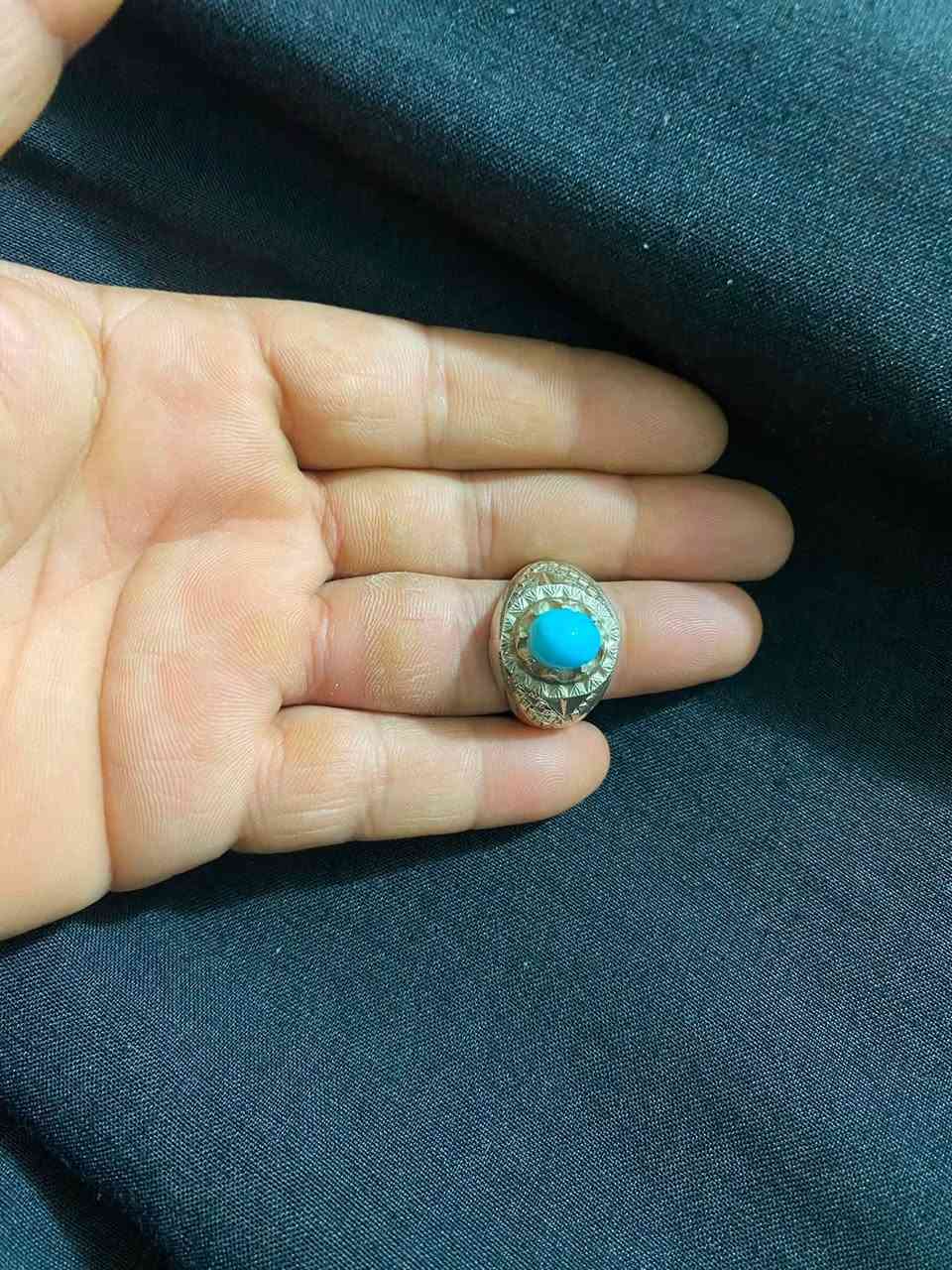 السلام عليكم
للبيع فقط لبه نيشابوري صافيه وخاليه من أي عيب لون فول 
كربلاء ***********
