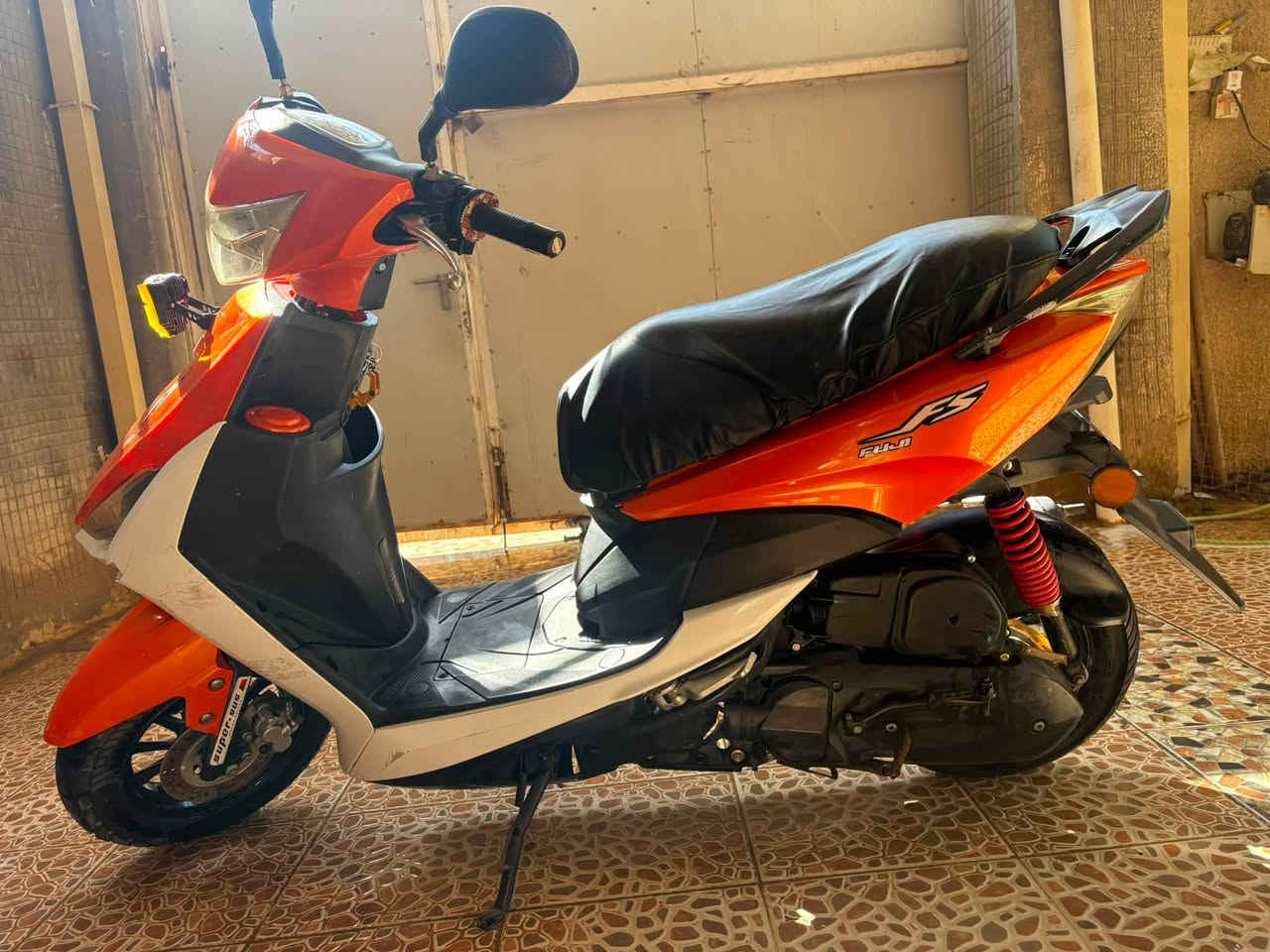 Fs
Fs fuji

كاملة مكملة برغي ممفتوح بيهه شويه كسر بالخشم مال كفر مكينةياماها  وكهربائيات واحد ع واحد 

بيهه اوراق

ديالى بعقوبة 

***********

السعر 350
