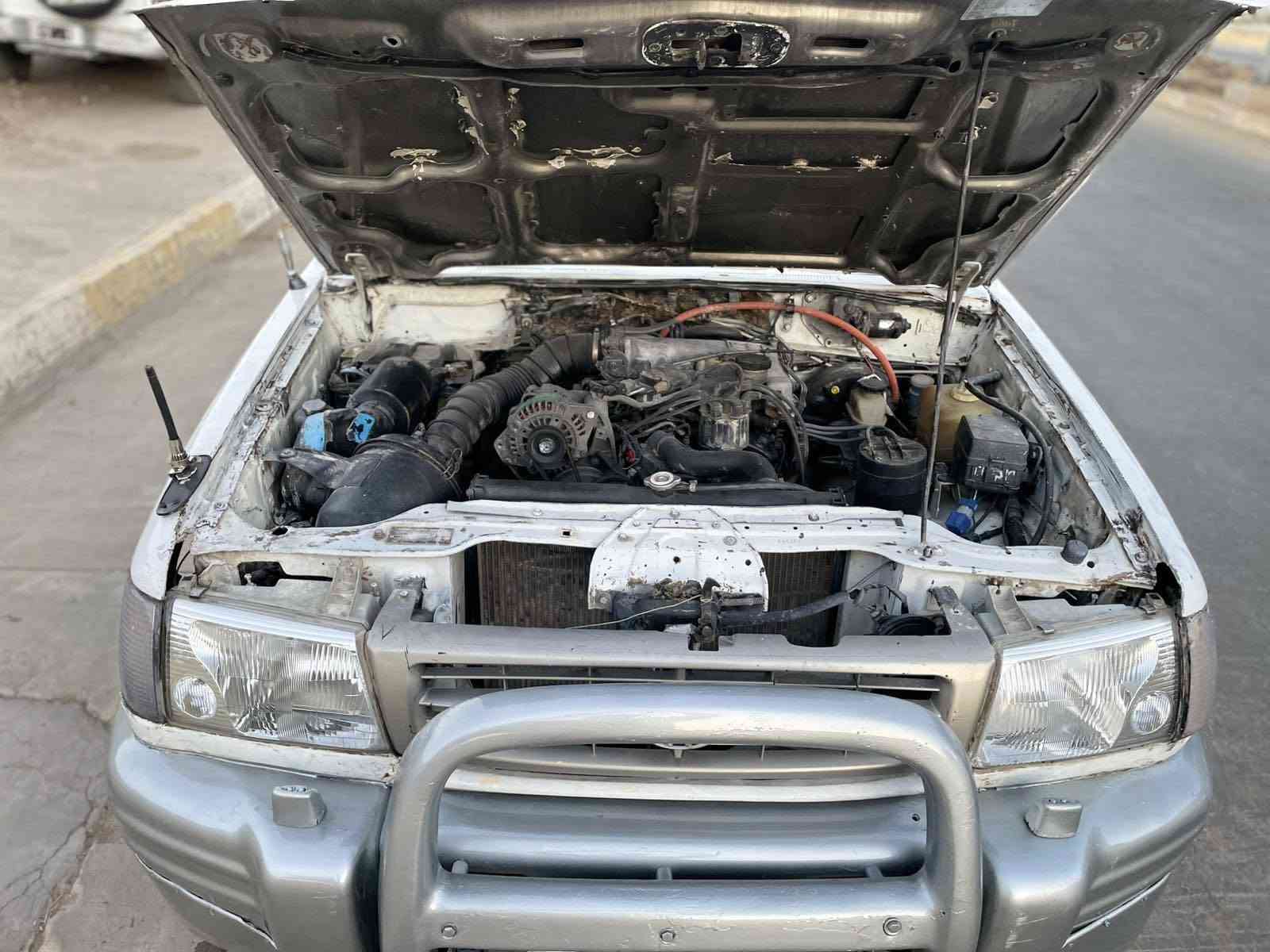 گالوبەر مۆدیل V6 2002ئاڕم سۆران گێڕو مەکینەو ئکسل توندوتۆڵی بەشەرت کارەبای کامل ئیش دەکات دەعم ولێدراوی نیە بۆیاغی زۆر کەمە وەرگەڕان بەشەرت خایس ڕزیوی وشانسی بەشەرت چوارتایەو ویلی شازی بۆبەستراوە .ماشاءاللە دەشبول وبەردەرگاوو ناوی لۆک ماوەتەوە  تەنها 19گەڵا شوین دەوروبەری ڕانیە ***********فایبەر واتساب رانية, السليمانية
