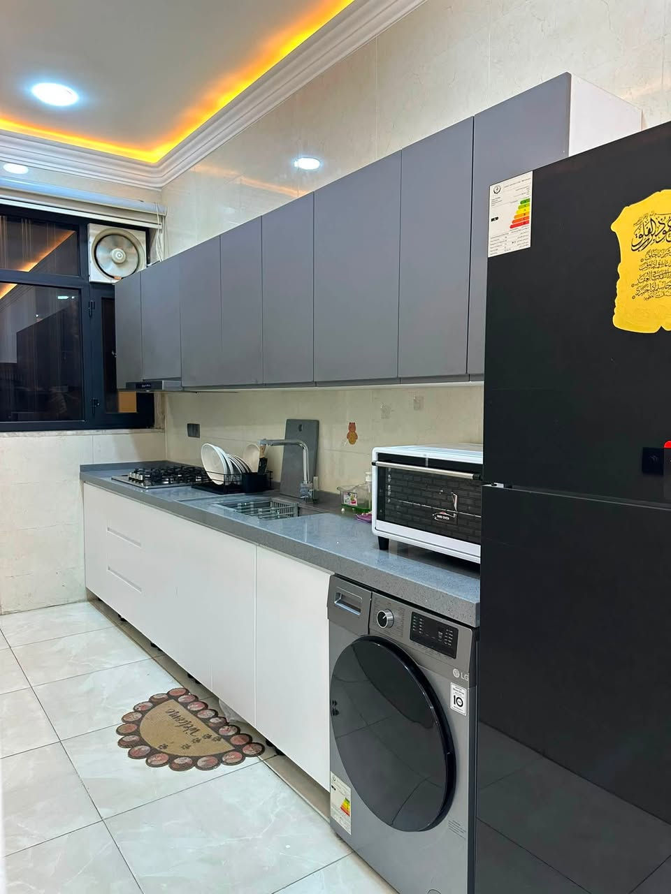 � شقق مؤثثة للإيجار – الكرادة 🏠
✅ غرفتان نوم
✅ صالة مريحة
✅ مطبخ متكامل
✅ حمام
✅ مؤثثة بالكامل وجاهزة للسكن
✅ مصعد حديث لخدمة السكان
✅ كراج خاص للسيارات
✅ مناسبة للعوائل والسكن الهادئ.

📞 للاستفسار والحجز:
***********

🏢 كما يمكنكم زيارة مكتبنا للاستفسار والحجز على العنوان التالي:
الكرادة داخل - مجاور دايموند مول / شارع علاء حداد
