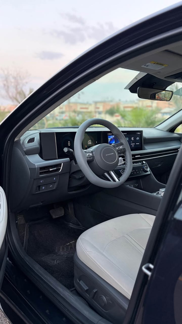 🚘 للبيع | هيونداي_سوناتا موديل 2025 🇺🇸

* وارد أمريكي.
* الممشى: 28mi.
* محرك 2.5 لتر.
* جير أوتوماتيك 8 سرعات.
* شاشة مزدوجة 12.3 بوصة.
* عدادات رقمية.
* مقاعد مخمل اوف وايت .
* تدفئة للمقاعد الأمامية.
* تشغيل بالبصمة.
* Apple CarPlay وAndroid Auto.
* مكيف أوتوماتيك ثنائي المناطق.
* كاميرا خلفية.
* مثبت سرعة.
* المحافظة على المسار.
* مراقبة النقطة العمياء.
* جنوط ألمنيوم.

ملاحظة: السيارة بدون صبغ فقط بارد 
رقم اربيل باسم شركة نور البصرة 
تريد تحويل تريد وكالة 

💰 السعر: (197)
📞 للاستفسار: ***********
مكانهه بصرة مدينة الامل 🏢 البصرة, العراق

نص مكتوب في الصور:
- أنت 2:18، 2026/1/26 م