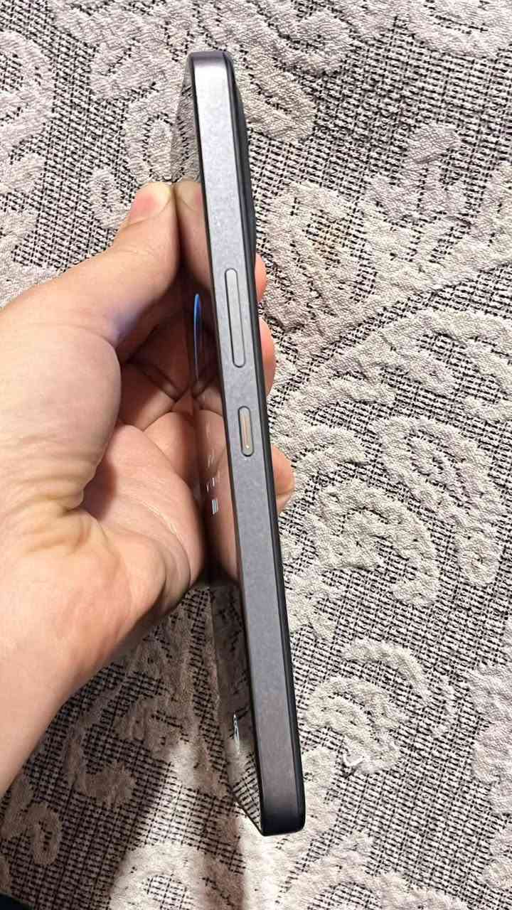 السلام عليكم جهاز ـــ5g الترا TECNO POVI 7
موصفات عاليه جهاز مستخدم بس شهر الله شاهد 
صدوح الشاشه 144 هرتز 
ويشغل ببجي 120 وباعلى دقه 
للستفسار ***********

