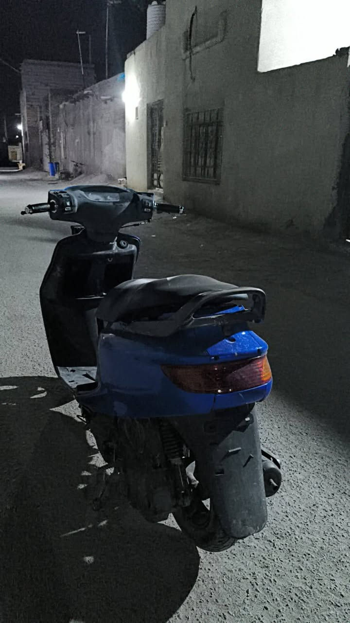 سلام وعليكم دراجه فراشه كامله مكمله ما عوزه شي بس بيه طكطكه بل كلجات الدراجه خير من الله 📍بصره قضاء المدينه العلوان ***********
