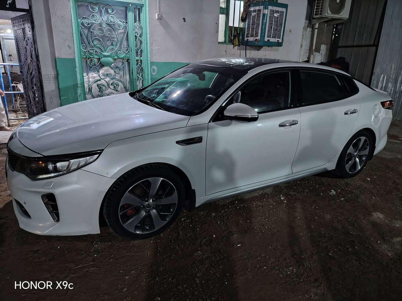 اوبتيمه مويل ١٦ كفاله عامه رقم بغداد بسمي فول مواصفات  السعر 150 وبيه شويه مجال العنوان نجف ***********

نص مكتوب في الصور:
- HONOR X9c