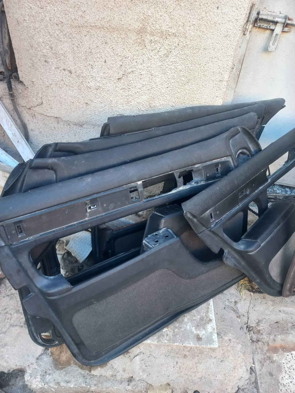 السلام عليكم
بطاين بي ام ٧٠٠
بغداد حي الجهاد
***********
