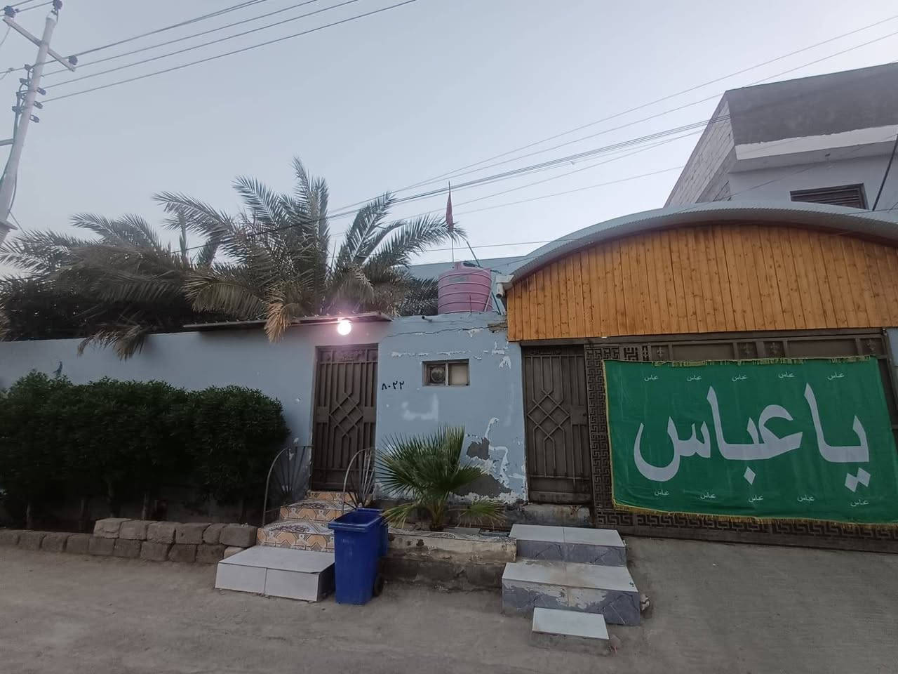 🏡 دار حديثة للبيع – أبي الخصيب / السبيليات
📐 المساحة: 350 متر
🏠 الطابق الأول يحتوي على: • 4 غرف منام
• صالتين
• مطبخ
• ديوانية
• صحيات
• كراج
• حديقة
🏠 الطابق الثاني يحتوي على: • غرف
• صالة
• حمام
• مخزن
🌊 مميزات العقار: • يطل على نهر جاري
• طابو ملك صرف زراعي عراقي
• شارع مُبلّط
• جميع الخدمات متوفرة
• موقع مميز وهادئ
📍 العنوان: البصرة – أبي الخصيب – السبيليات، قريب على الشارع العام الداخلي السايدين.
💰 السعر مناسب
📞 للاستفسار: *********** البصرة, العراق
