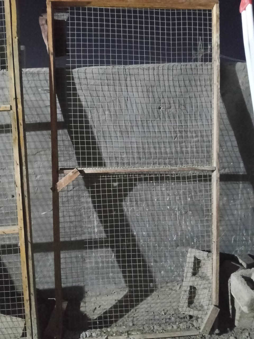 واجيه برج لبيع طول 3امتار 80س م  بابين صفاحيات ثنين  وياه 5ترايش طول مترين وياه 5حلال وقطاره ماء وياه 4سلال  وياه نص متر معلف  مكاني سوق الشيوخ  حي العسكري 
***********
 السعر قيم بل يرضي الله ومانختلف
