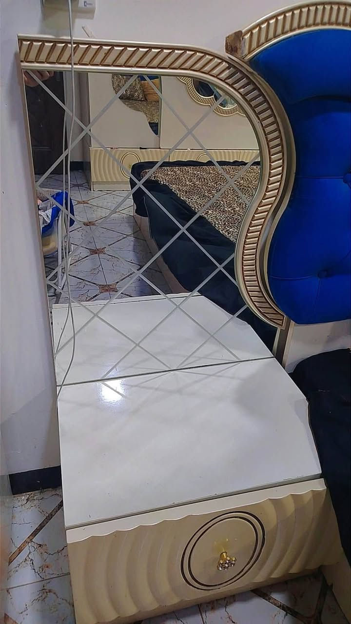 غرفه للبيع المكان تكريت القادسية السعر 700 قفل بعدها جديده استخدام شهرين
