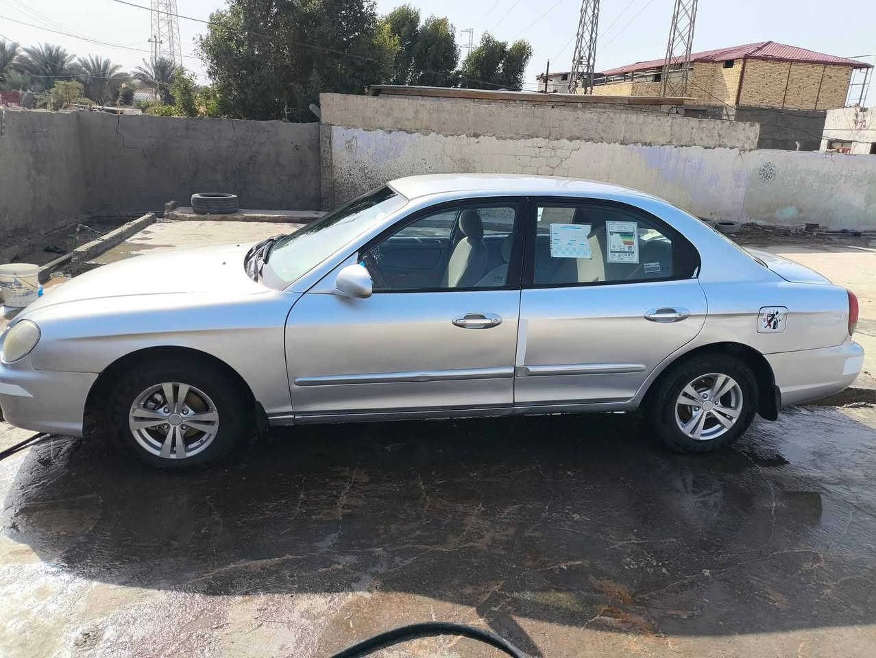 سوناتا 2001 باسمي سنوية لل2028 هزة ما ساقطة  رقم بغداد دولي محرك 2000 مكفولة من ضربة مصبوغة صبغ عام اثر جراد كير ومحرك جدد لوك حدادية جديدة خلفي امامي تخم تاير جديد كهربائيات كلها شغالة ما نقصها برغي وبالعافية ع ياخذها للاستفسار ***********السعر 58 مكان سيارة ديوانية
