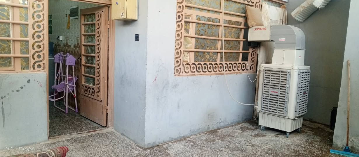 🏫بيت مساحته100متر ركن طابق ونص  شارع المطار الجديد خلف قاعة الياسمين السعر٥٨ وبيه مجال يحتوي على استقبال وصالة وغرفتين فوك وجوة ومكشوفة وتخاريج  للاستفسار الاتصال على الرقم  ***********
