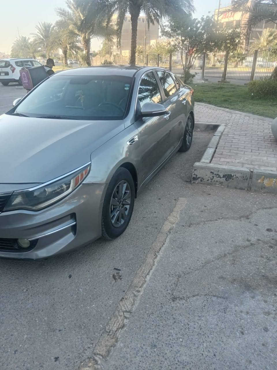 السلام عليكم اوبتما موديل ٢٠١٧ امريكي حادثه جاملغ وبنيد بدون دواخل السعر ١٢٢ وبيه مجال ماشيه ٨٥ حقيقي للاستفسار الاتصال على الرقم *********** غير متواجد على فيس

