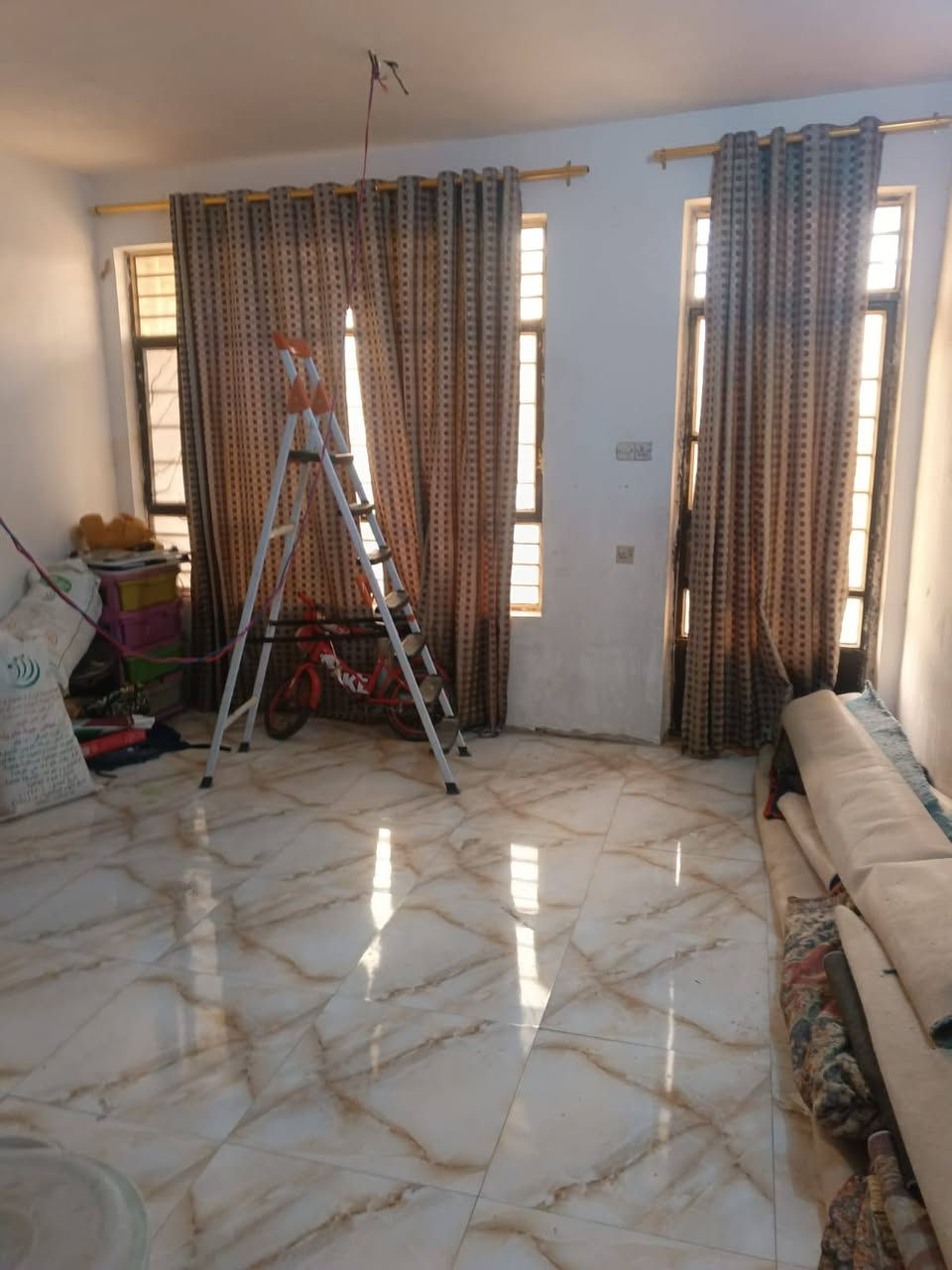 بدايه مسقط • ١٠٠متر • طابق ونص