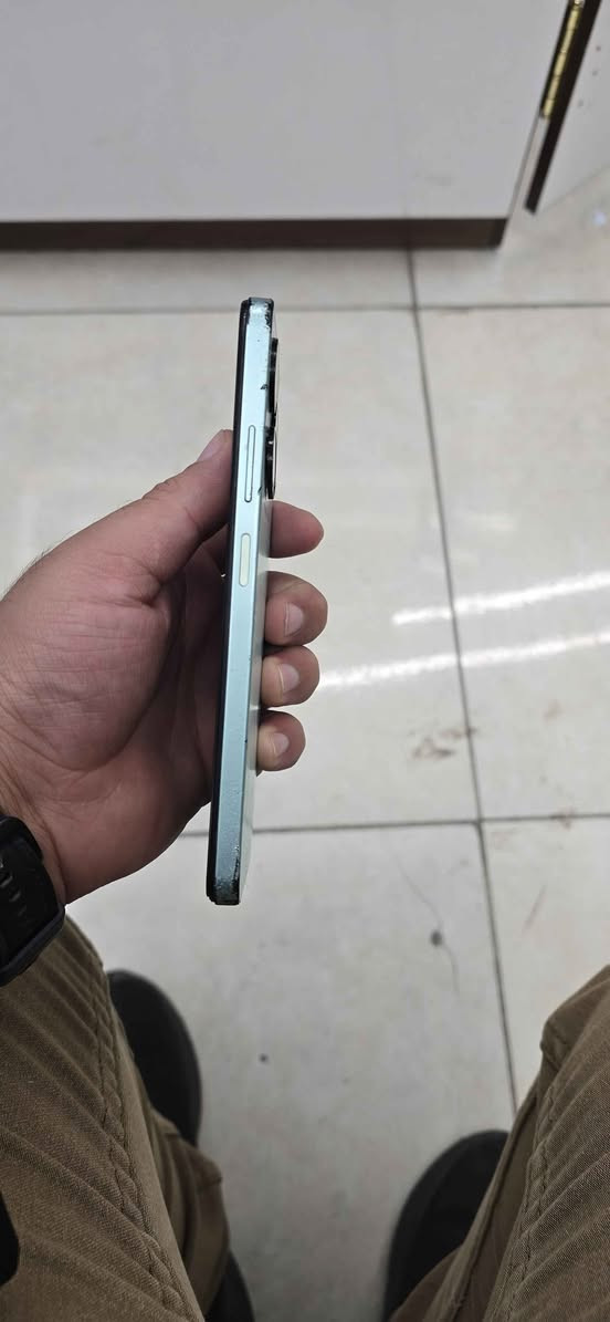 📱 Infinix SMART 8 | إنفينيكس سمارت ٨
لون مميز وذاكرة واسعة وبطارية تخدمك بالاستخدام اليومي ✨

✅ ذاكرة 128GB
✅ رام 4GB فعلية + 4GB توسعة افتراضية
✅ شاشة 6.6 بوصة HD+ بتردد 90Hz
✅ معالج Unisoc T606 ثماني النواة
✅ كاميرا خلفية 13MP مع عدسة AI وفلاش حلقي
✅ كاميرا أمامية 8MP
✅ بطارية 5000mAh وشحن Type-C
✅ بصمة جانبية وفتح القفل بالوجه
✅ يدعم شريحتين 4G وكارت ذاكرة
✅ نظام Android 13 — XOS 13

📸 الجهاز مستعمل، والصور المرفقة للجهاز نفسه.
📩 السعر 120 الف متوفر توصيل لكل محافظات العراق.
للتواصل ***********. بغداد, العراق
