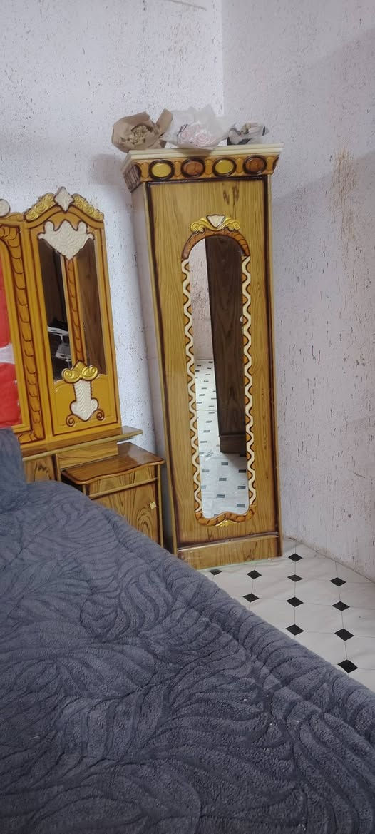 النجف شارع المدينه 
السعر 750 وبيه مجال 
*********** 
هاذا رقمي اتصال واتساب بي هم
مستعجل عبيعهه
