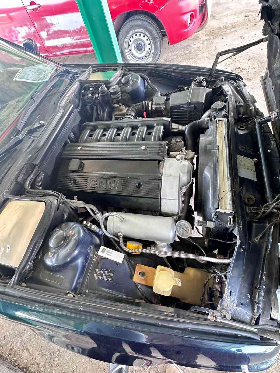 Bmw موديل 1992رقم بصره بسمي هزه وسنويه جديده سياره جاهزه وحلوه مصبوغه جماليه فرن مكفوله من الضربه كهربائيات كلها شغاله تخم تاير جديد محرك وكير كفاله غرفه جديده نظيفه تنته شغاله لايت زنون السعر 48 وبيها مجال للشراي تجي تشوف بعينك مكفوله ضربه وكص ونقل 
مكاني بصره ابو صخير 
.ملاحظه اني مكلف بالنشر اتواصل ويه رقم راعيها ومايقصر 
*********** البصرة, العراق

