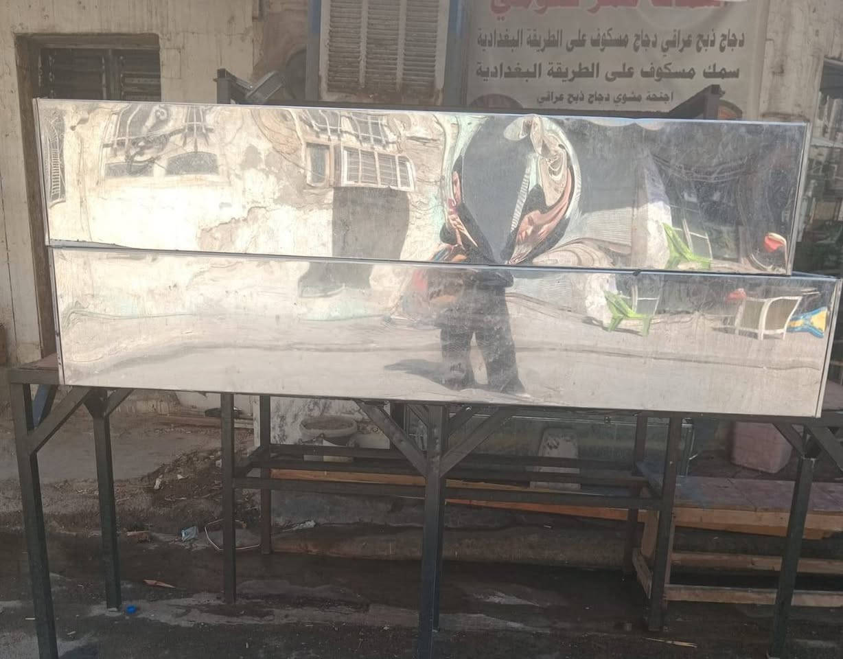 بوجه طول ٤ متر قطعتين كل قطعه مترين معا دكت طول ٨ متر معا الساحبه البوجه ستيل للبيع بغداد هاتف *********** كلشي واضح بالتصوير
