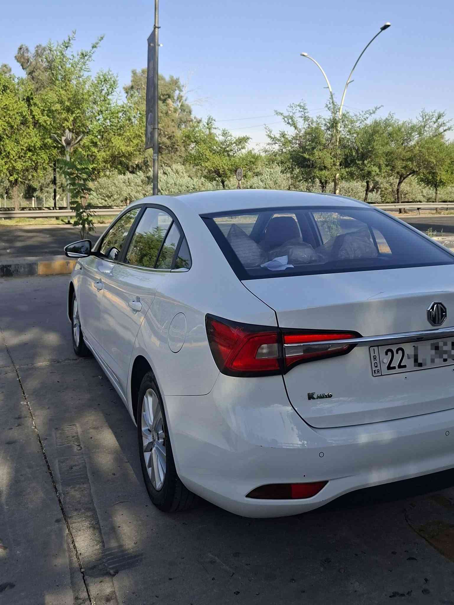 السلام عليكم
للبيع MG5 2023
لون ابيض ماشيه 49 الف
كير اوتماتيك
صار بيها طخه خفيفه براس جاملغ
بوند مبدل بلادي وخشم جاملغ صبغ 
مواصفات نص فول 
بصمه بصمه ابواب بصمه صندوق
لايتات زيلون لد + بك لايت لد 
شاشه كبيره + ويل كب 
كامره خلفيه +حساسات خلفيه
بلاجكتور كشافات اماميه
اشاير بالمري +تحكمات ستيرن
نظام مثبت سرعه + نظام مانع انزلاق
وبعد هواي مواصفات
لمعرفه السعر اتصل  على الرقم التالي
***********
