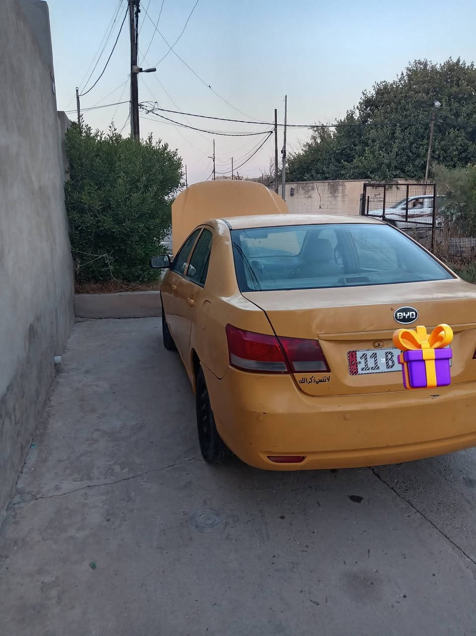 السلام عليكم سيارة BYD G3 بصمه قفل مركزي جامات كهرب   رقم بغداد انكليزي مسطره بأسمي هزه بعد مامنتهيه محرك وگير كورلا 1800 سياره بيها مكانات صبغ صدر امامي وخلفي نضيف تبريد عاطل راديتر مكسورة مال تبريد شرط  التحويل كاربون بيها شغال مكاني موصل الجانب الايمن الغزلاني  ***********
***********
السعر 40 بيها مجال
