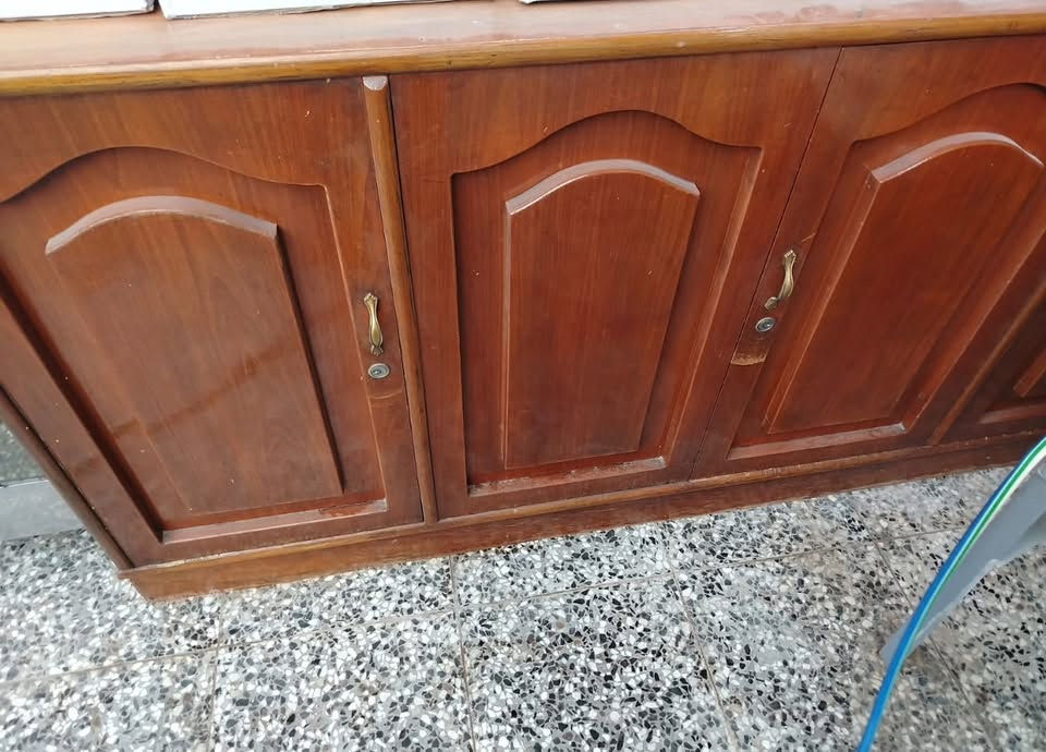 سلام عليكم بوفيه للبيع صاج جبيره جديده قبل اسبوع اخذته سعره 150 مكاني بغداد بلديات  رقمي*********** فقط واتساب
