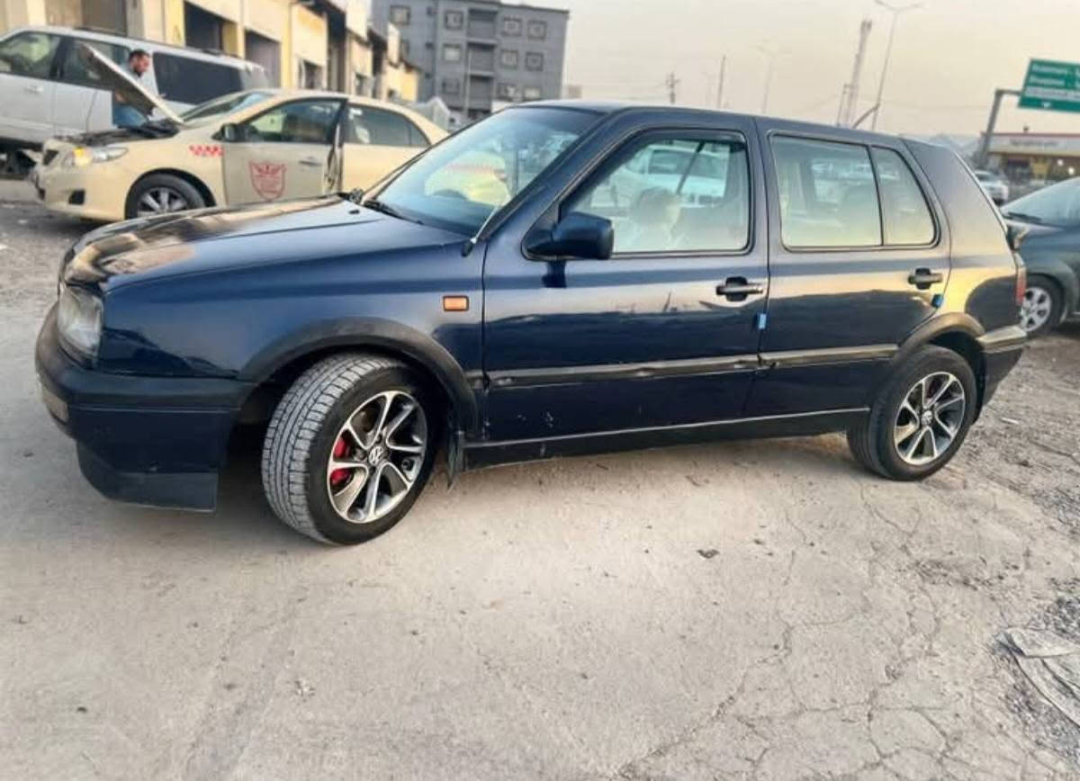 كولف نفخ MK3 موديل 1992
رقم انكليزي 
شرط تحويل
مكينة 2000
كير اوتو بس يراد تعمير
كهربائيات شغالة
صدر امامي جديد 
تبريد شغال ثلج
كشرها مثل ماتشوف كدامك
سيارة تخبل الله شاهد وعظمتها حلوة وناعمة
السعر رايدها ب29 وبيها مجال بسيط
مكاني اربيل
 ***********موجود واتساب أربيل, العراق
