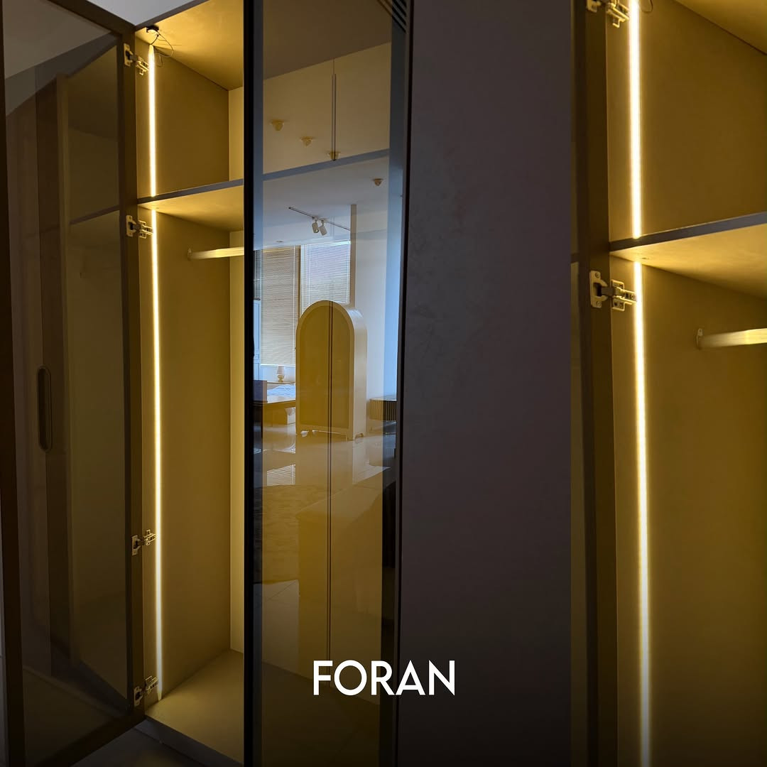 

نص مكتوب في الصور:
- FORAN