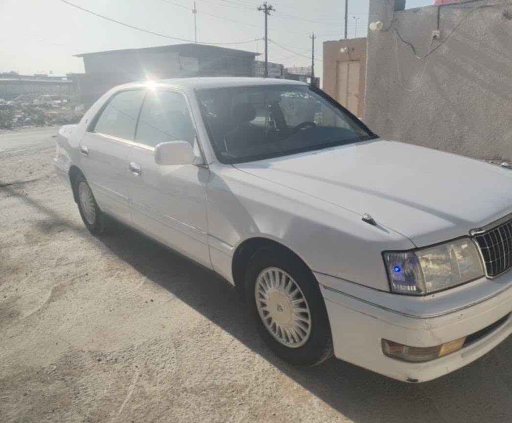 السلام عليكم
كراون راس الثور فلات
لون ابيض موديل96
مكفوله بيها جاملغ خلفي مصلح 
سياره استعمال شخص 
رقم انبار رقم دولي جديد باسمنا مشروع وطني 
بيها منضومه غاز  
سياره جاهزه  من تايرات  حداديه كله جاهزه خير من لله 
التبريد بيه مشكله شوي يفصل هلايام صار هذا لشي قبل شهر
مكان السيارة الديوانيه 
78
معا المجال
اي استفسار***********
