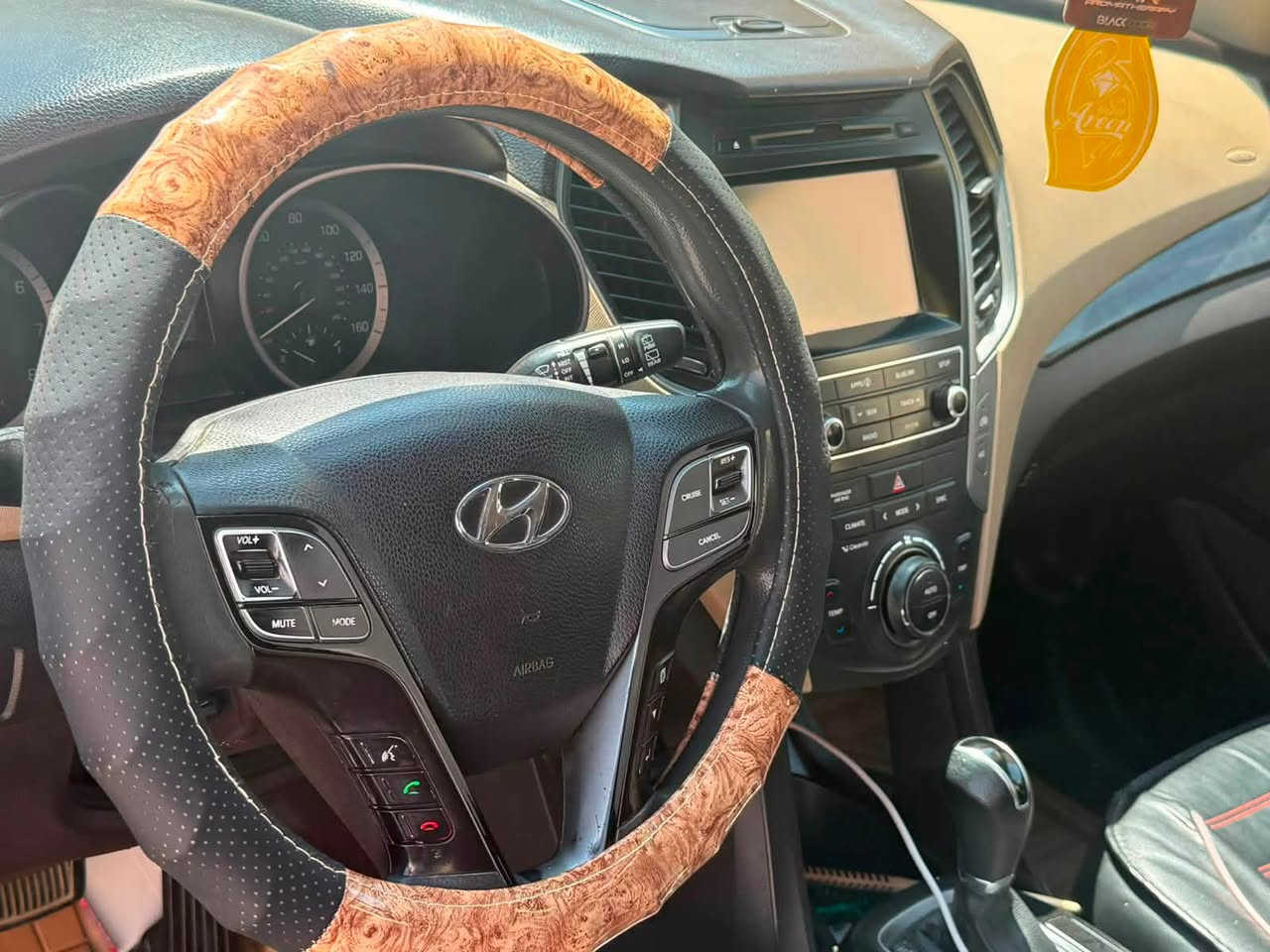 سنتافي ١٧ محرك ٢٤٠٠ جاهزه من كلشي رقم سليمانيه …مكانها بغداد بسمايه..((بيها بابين اليمنا موجوده صوره امريكا السعر ١١٧…***********
